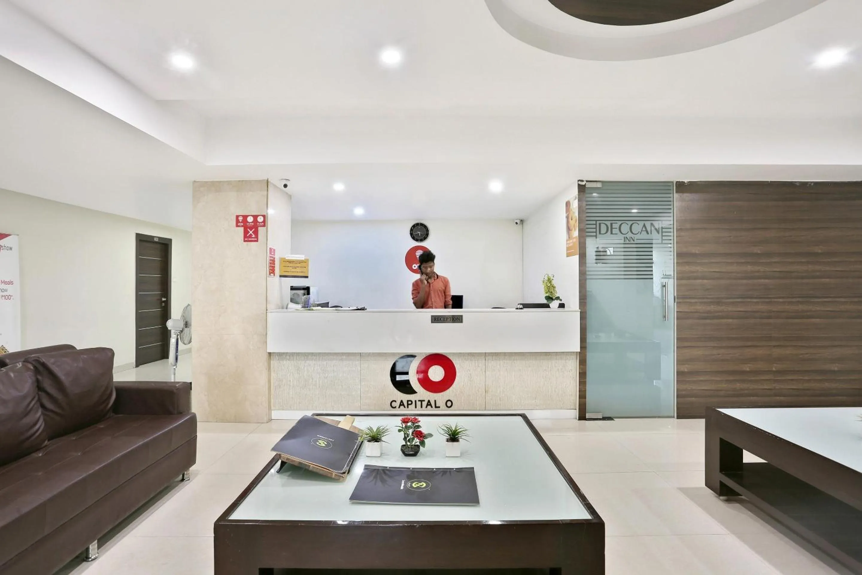 Lobby or reception in Townhouse Halcyon Deccan Inn Near Shilparamam