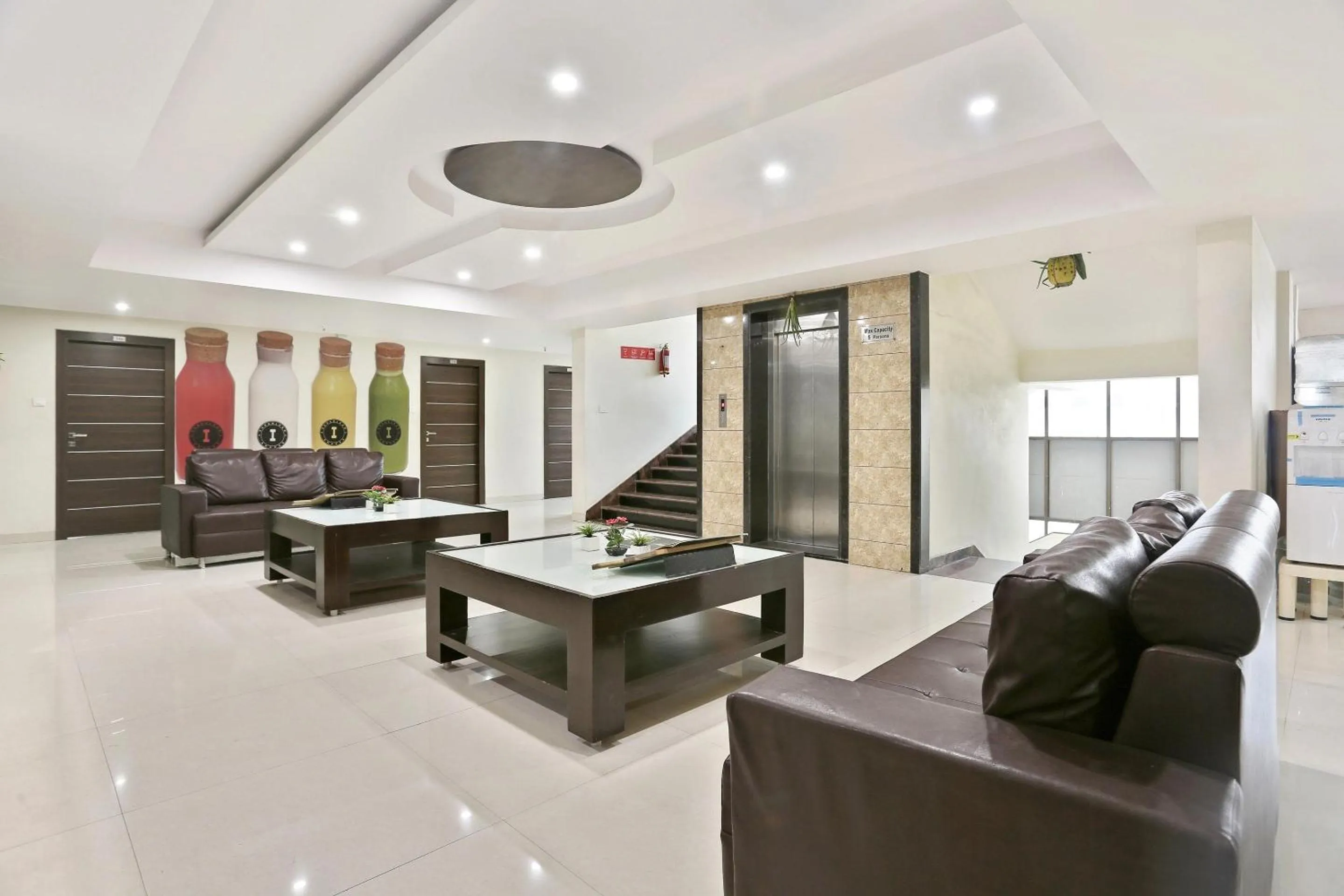 Lobby or reception in Townhouse Halcyon Deccan Inn Near Shilparamam