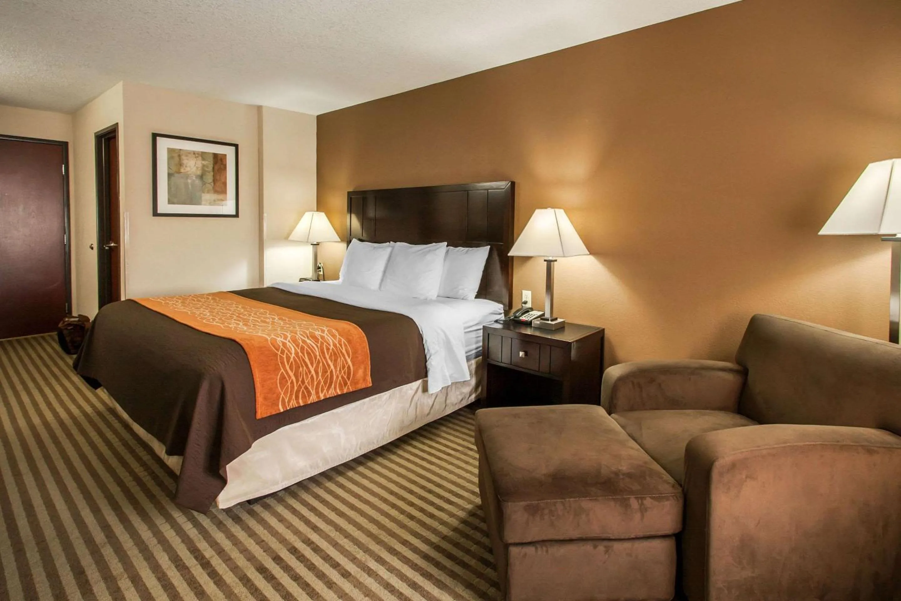 Photo of the whole room in Comfort Inn Portland near I-84 and I-205