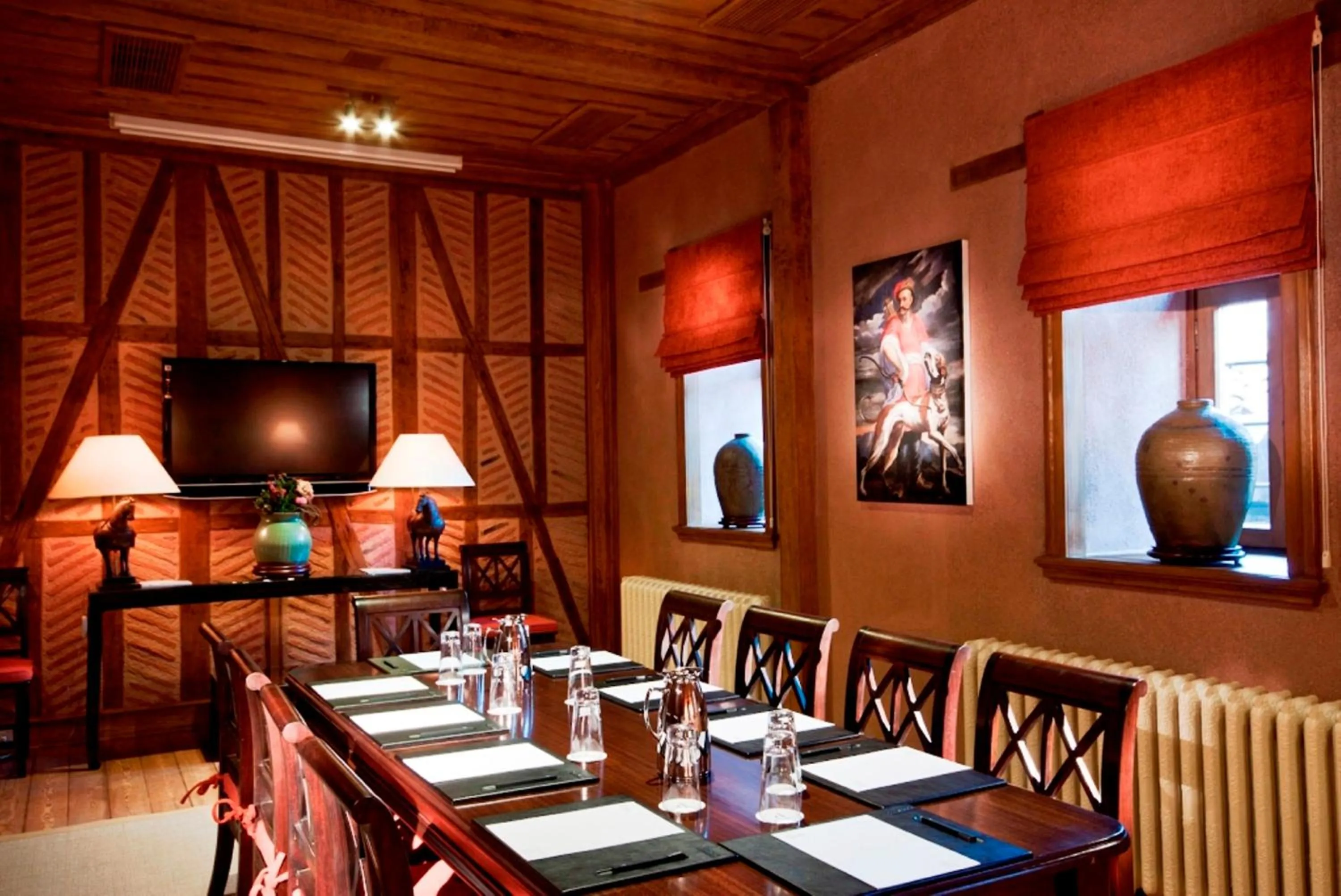 Business facilities in Divan Cukurhan