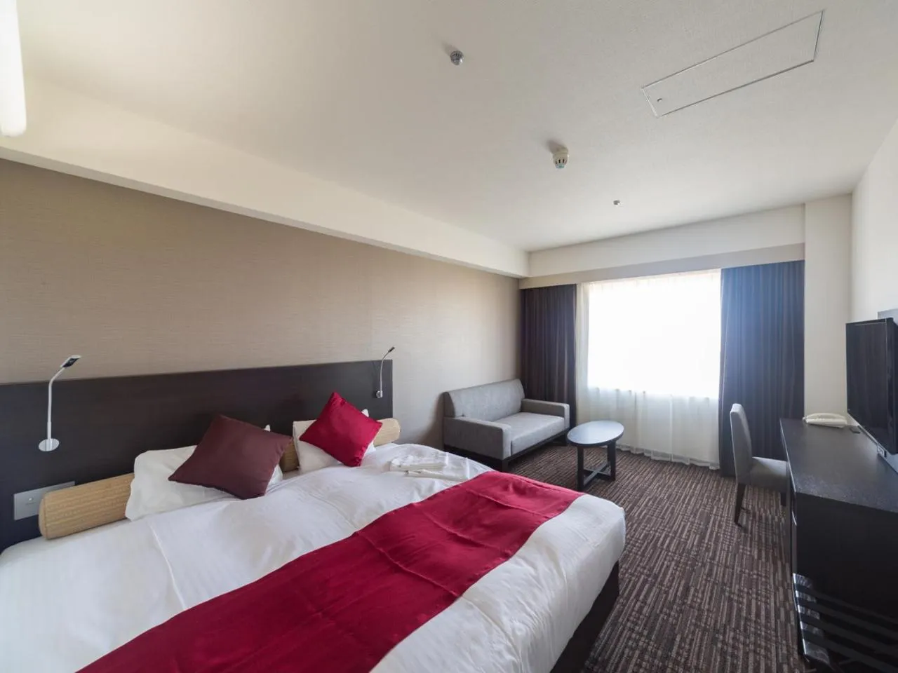 Bedroom, Bed in KKR Hotel Nagoya