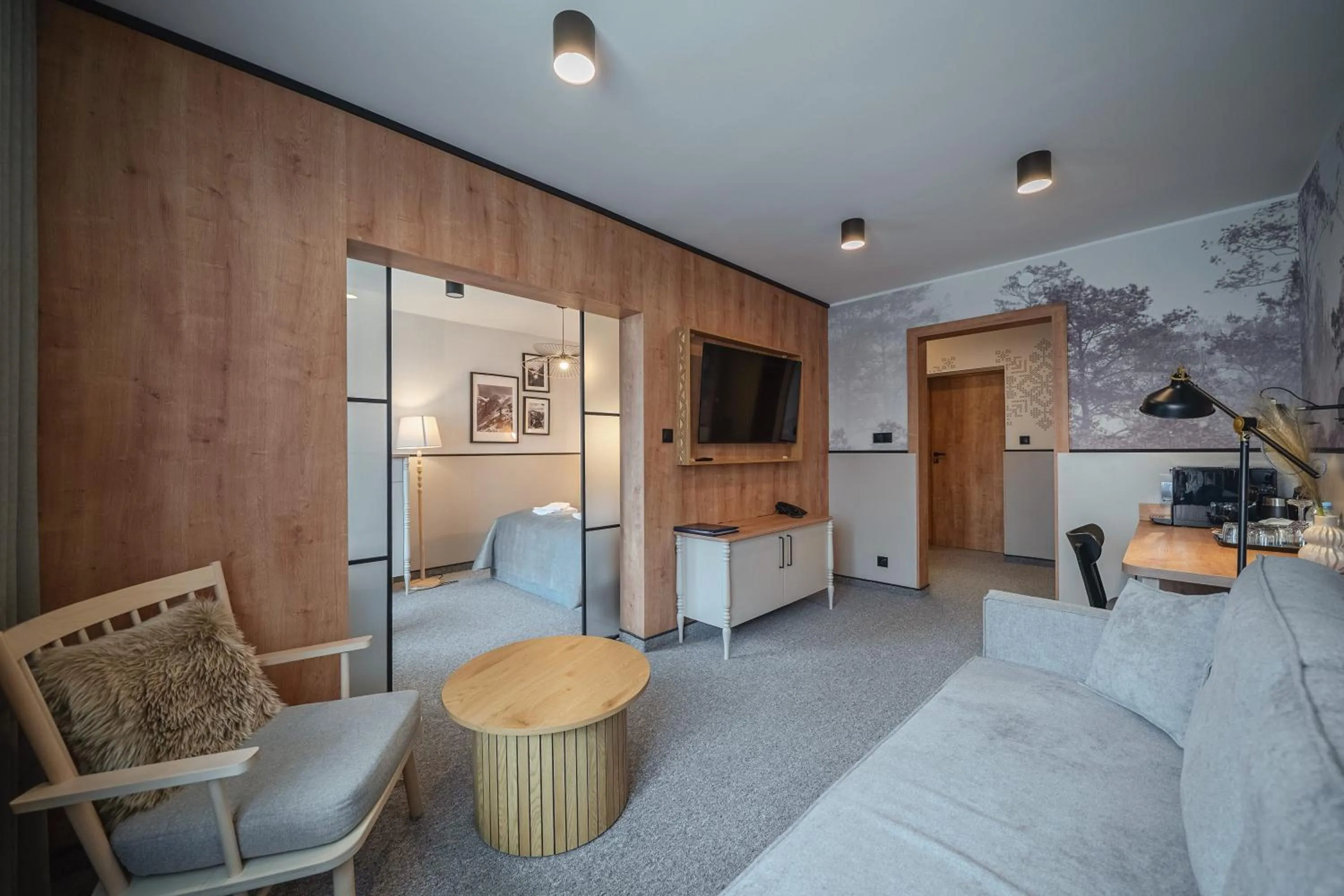 Communal lounge/ TV room in Kompleks Antałówka Termy & Med