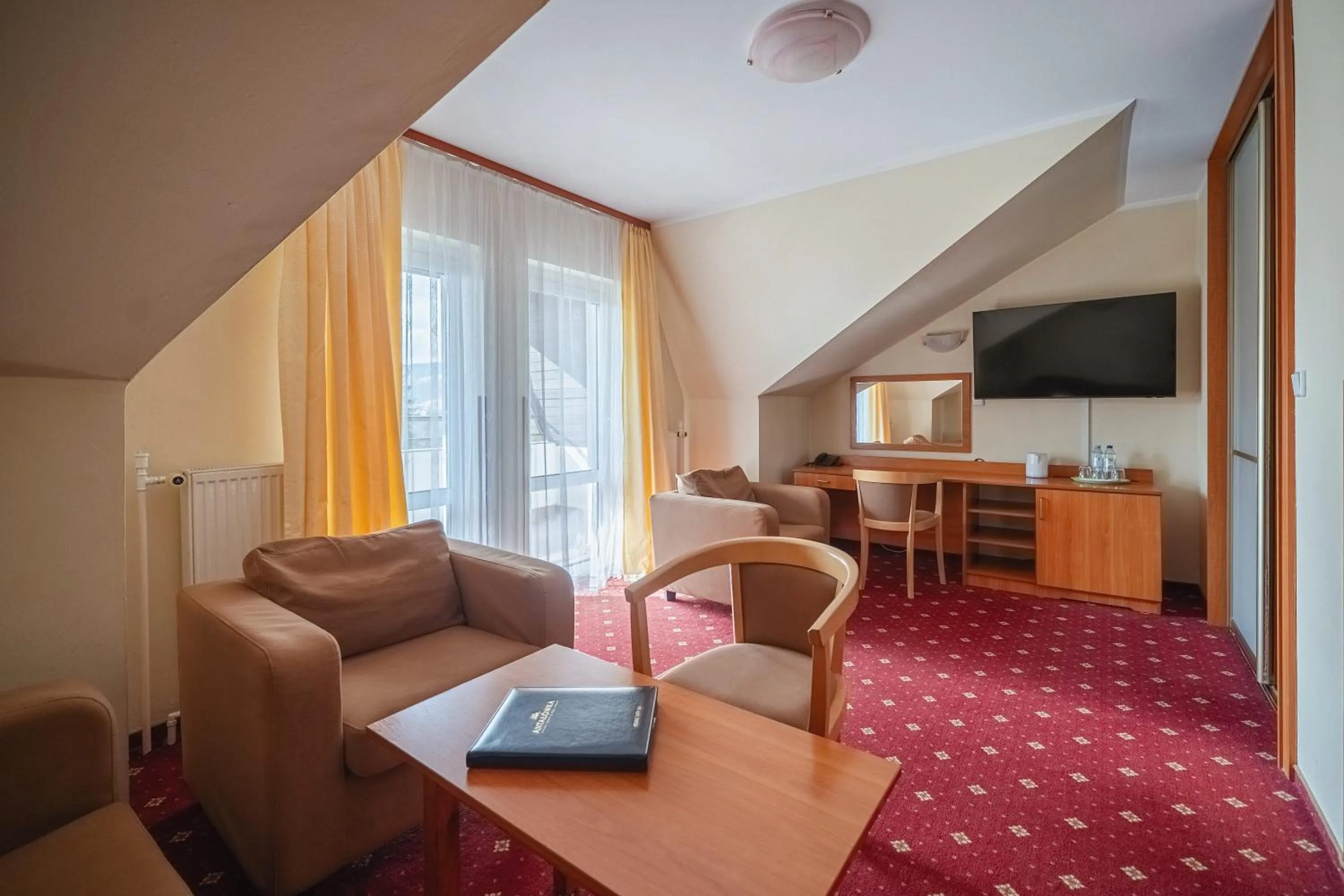 TV and multimedia in Kompleks Antałówka Termy & Med