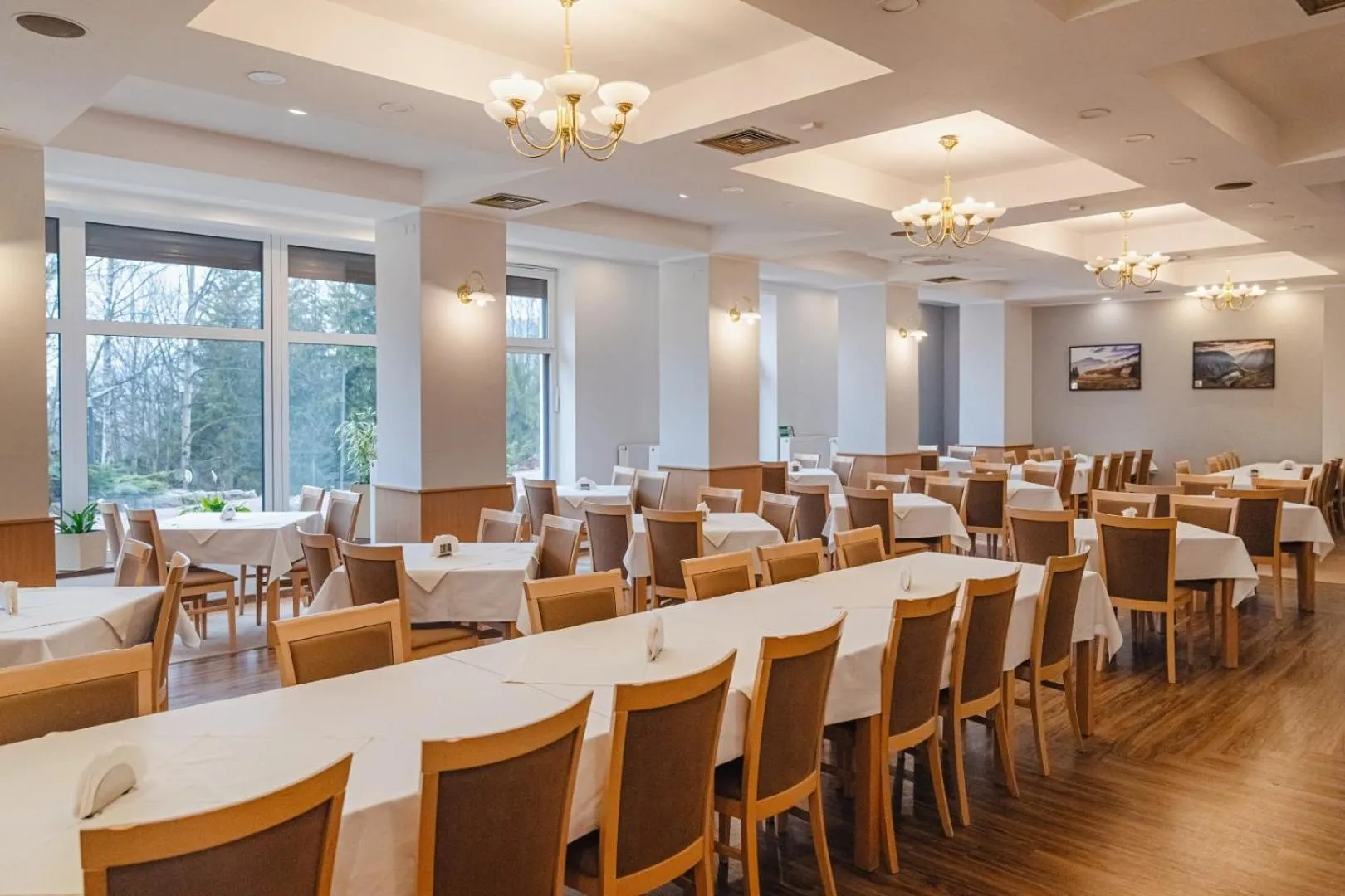 Restaurant/places to eat in Kompleks Antałówka Termy & Med