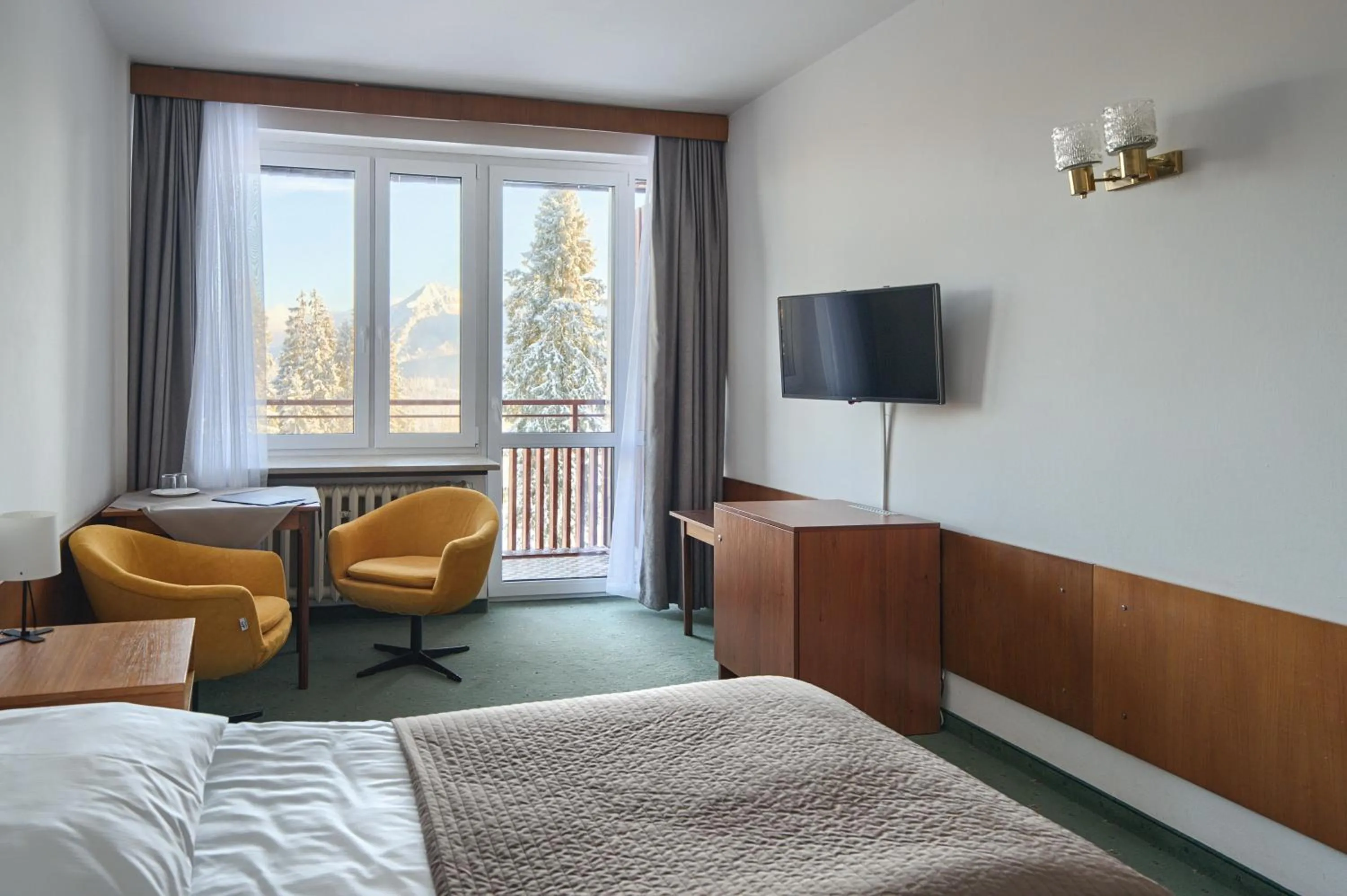 Bed in Zespół Tatry - Hotel Tatry i Budynek Turystyczny