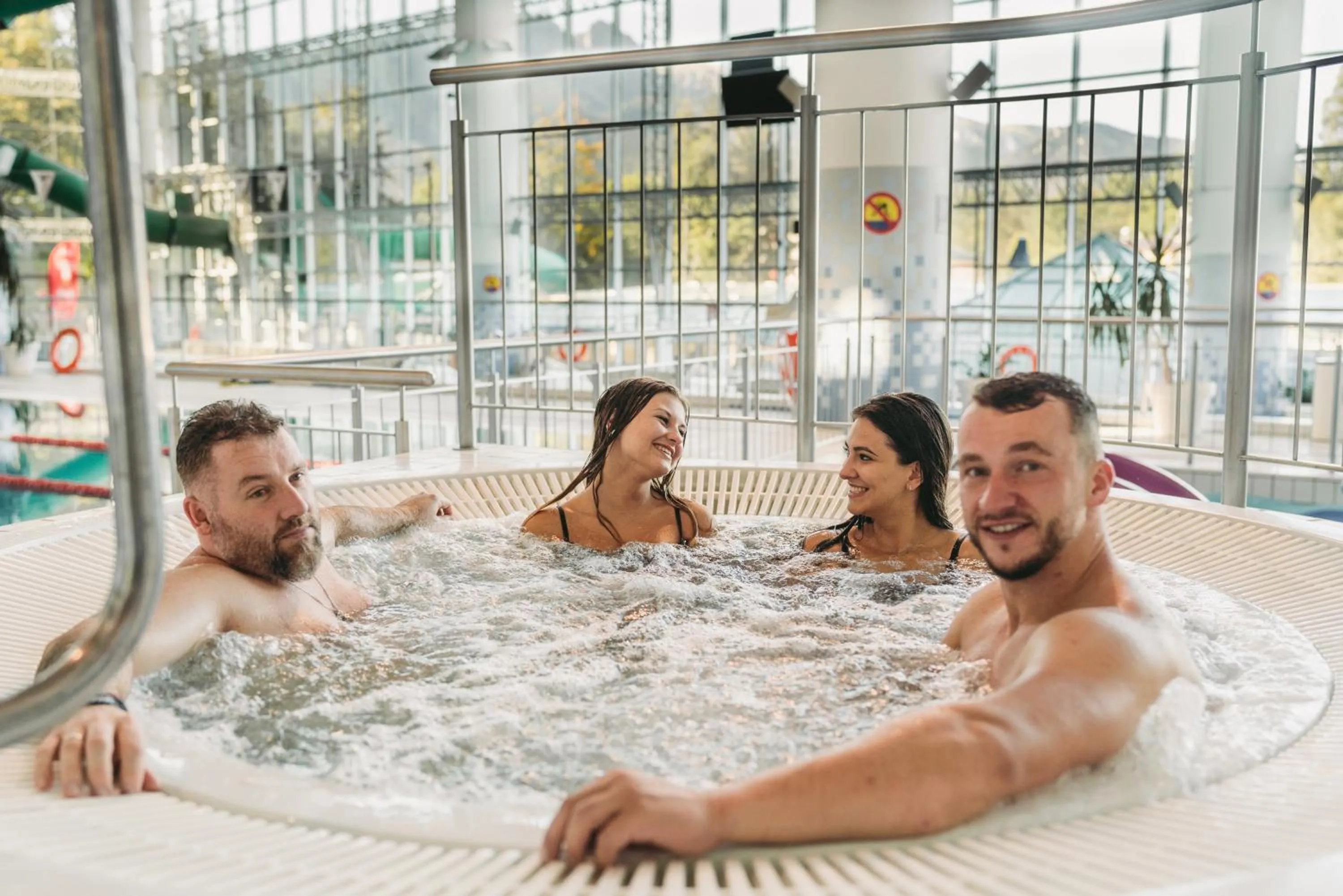 People in Zespół Tatry - Hotel Tatry i Budynek Turystyczny