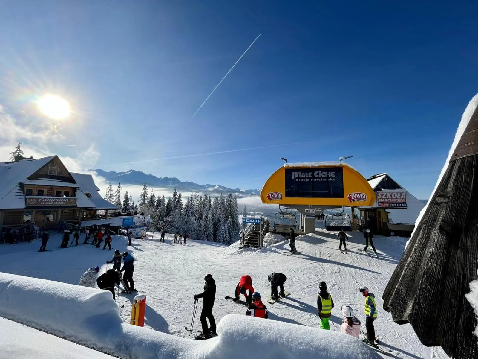 Day in Zespół Tatry - Hotel Tatry i Budynek Turystyczny