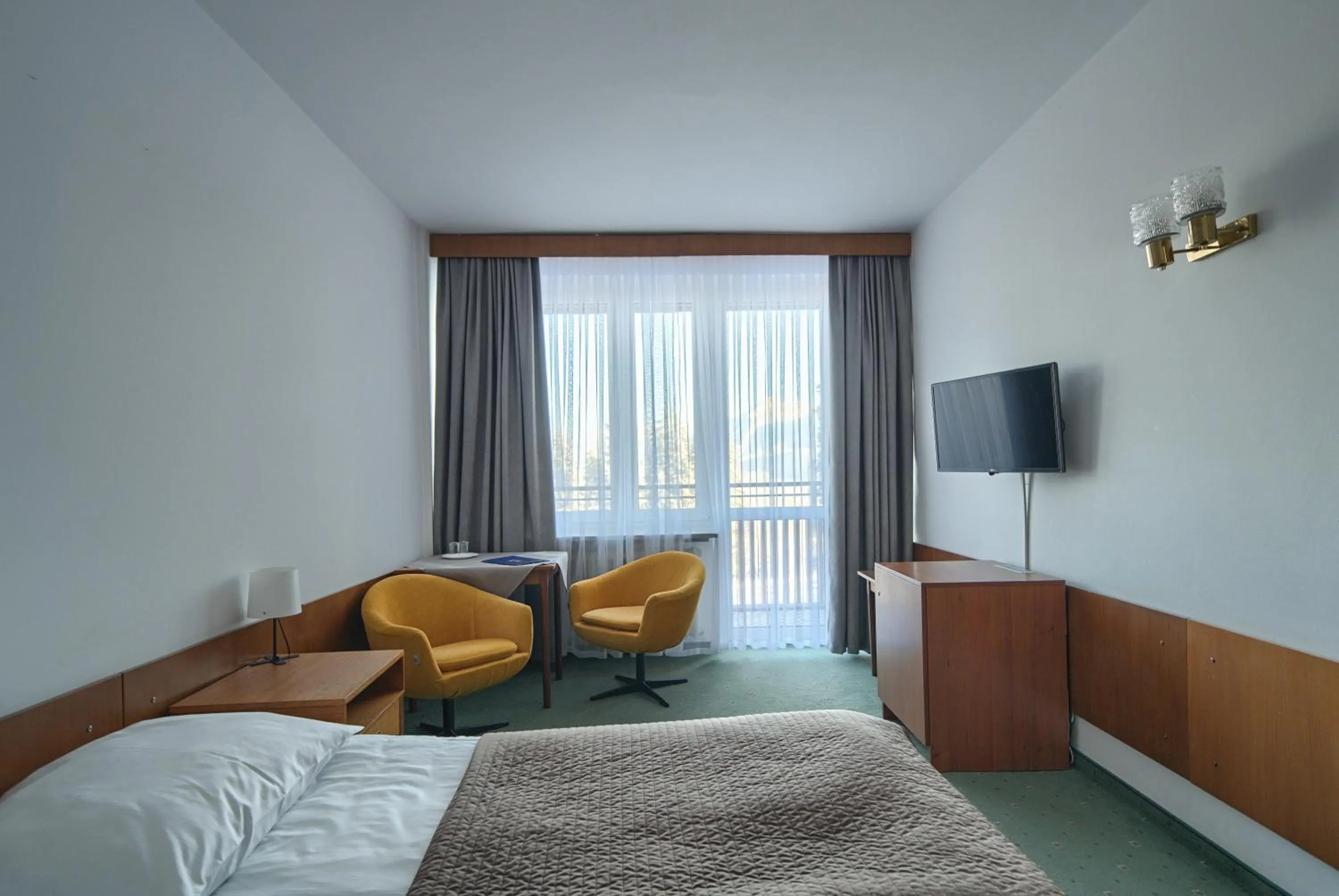 Bed in Zespół Tatry - Hotel Tatry i Budynek Turystyczny