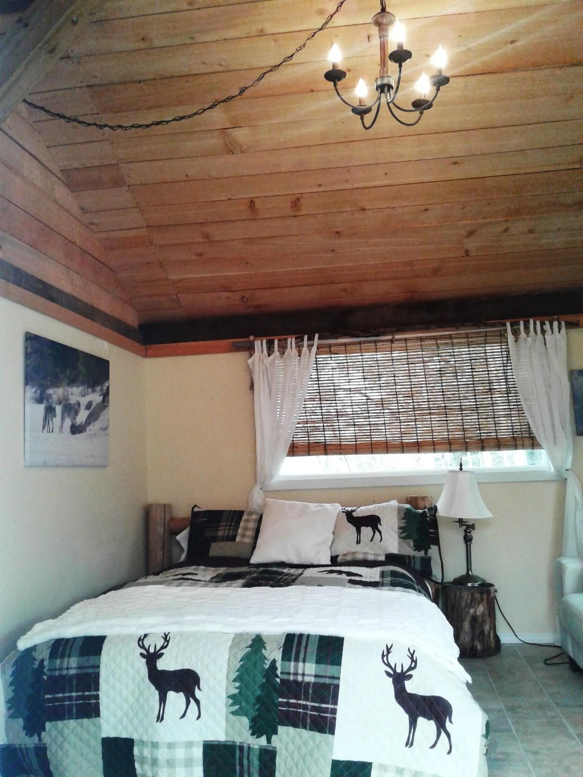 Bedroom, Bed in Eagle Bear Lodge