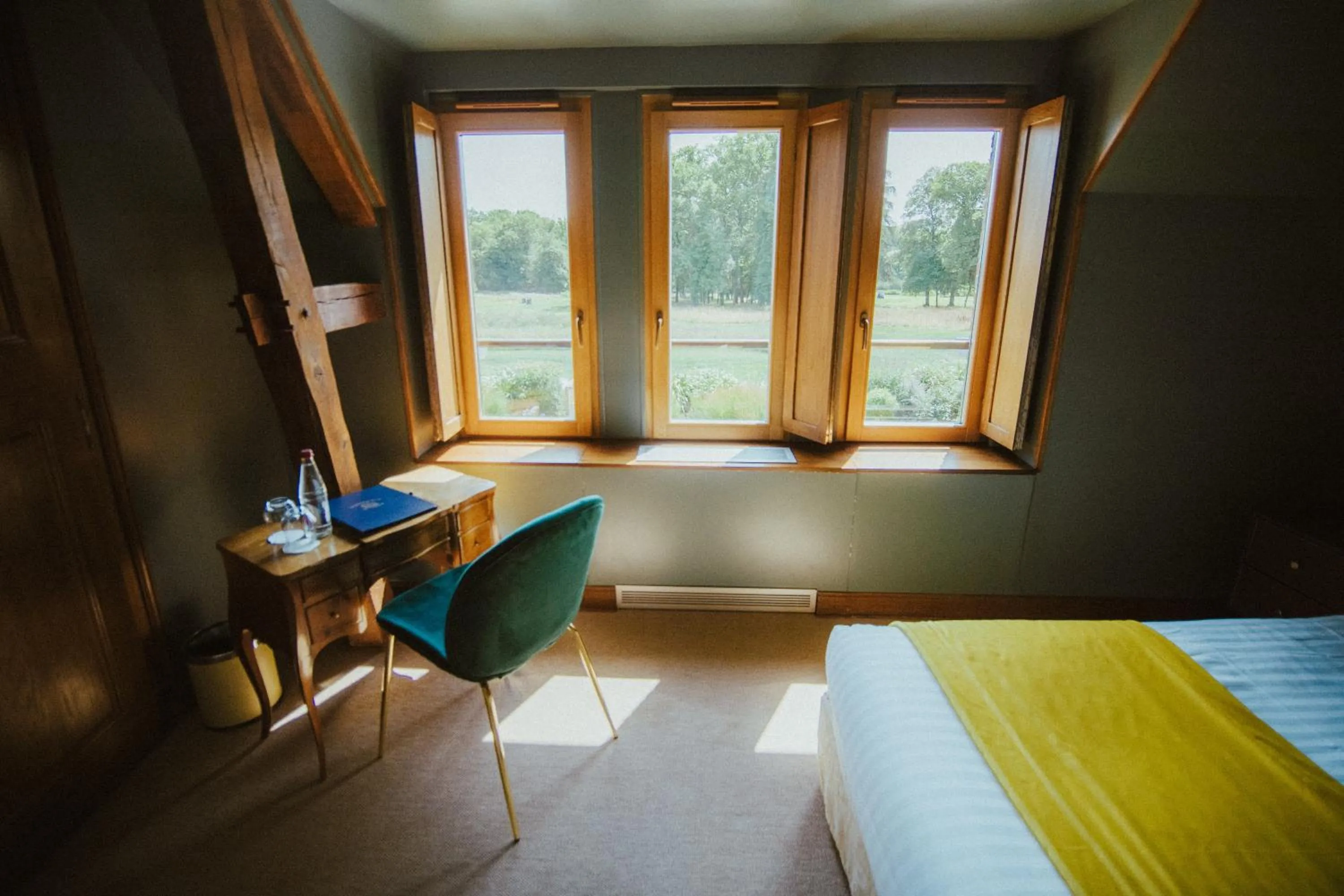 Bedroom, Bed in Domaine Du Roncemay - Hôtel, Restaurants, Spa & Golf