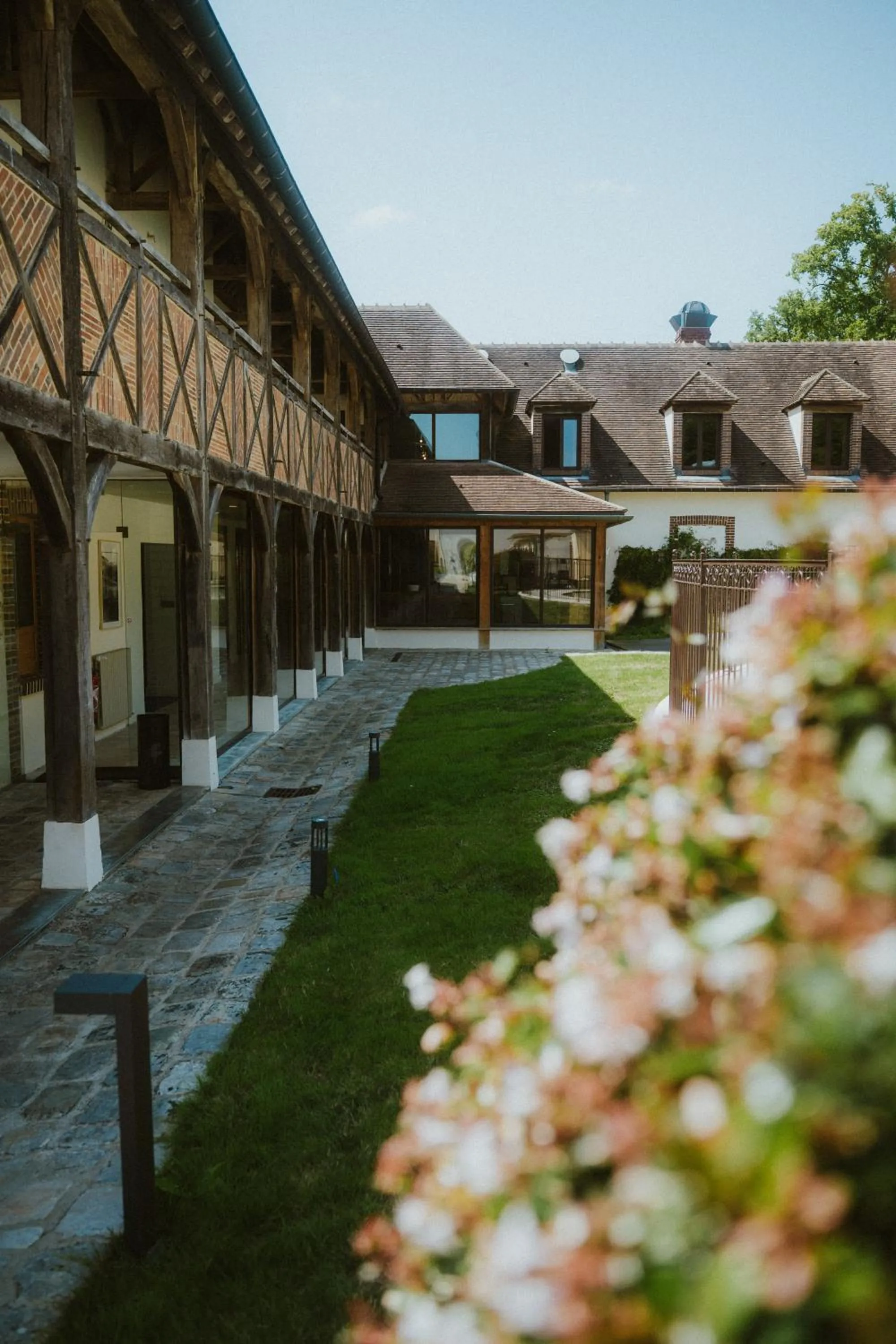 Property building in Domaine Du Roncemay - Hôtel, Restaurants, Spa & Golf