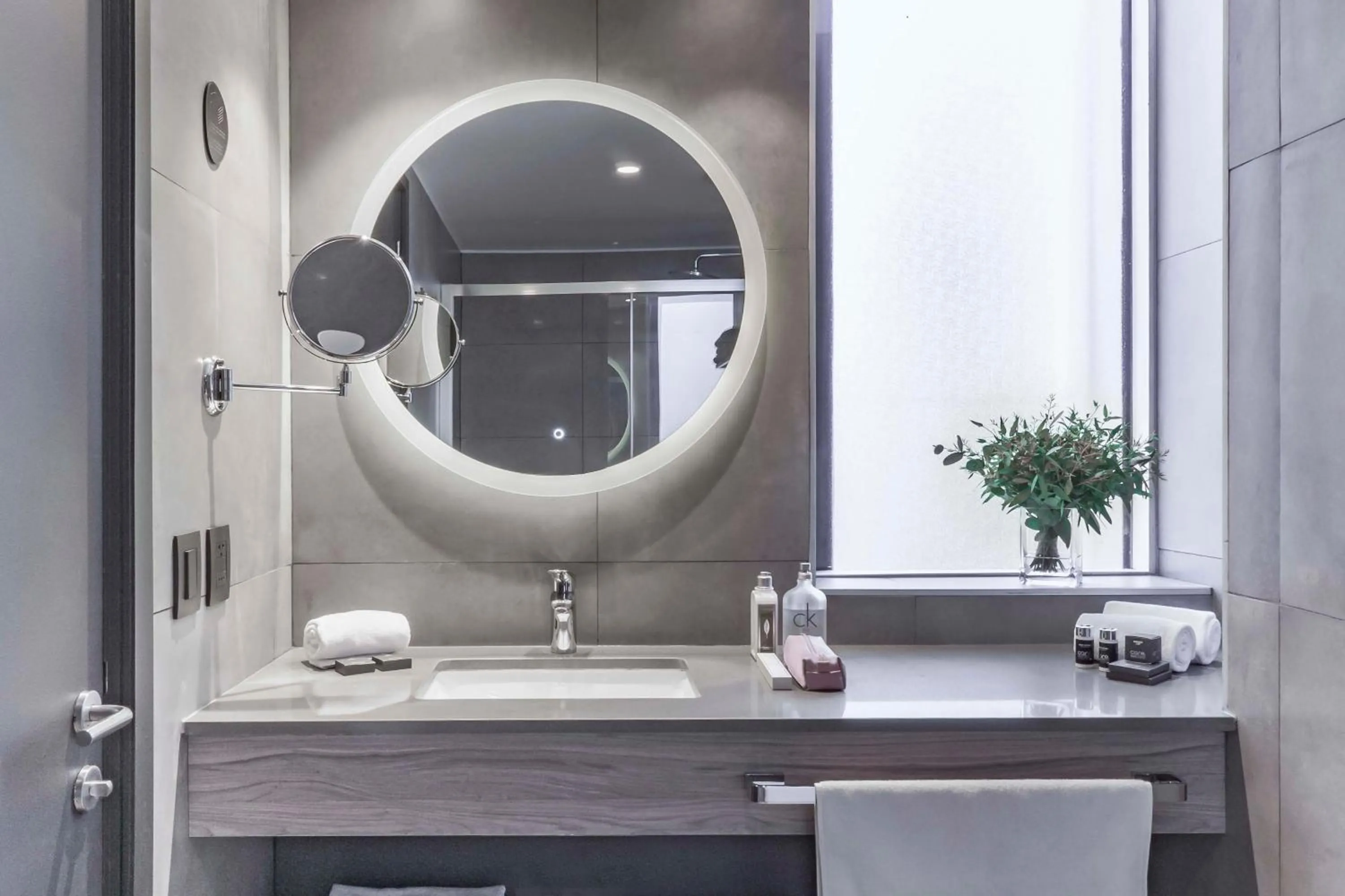 Bathroom in Pullman Santiago El Bosque