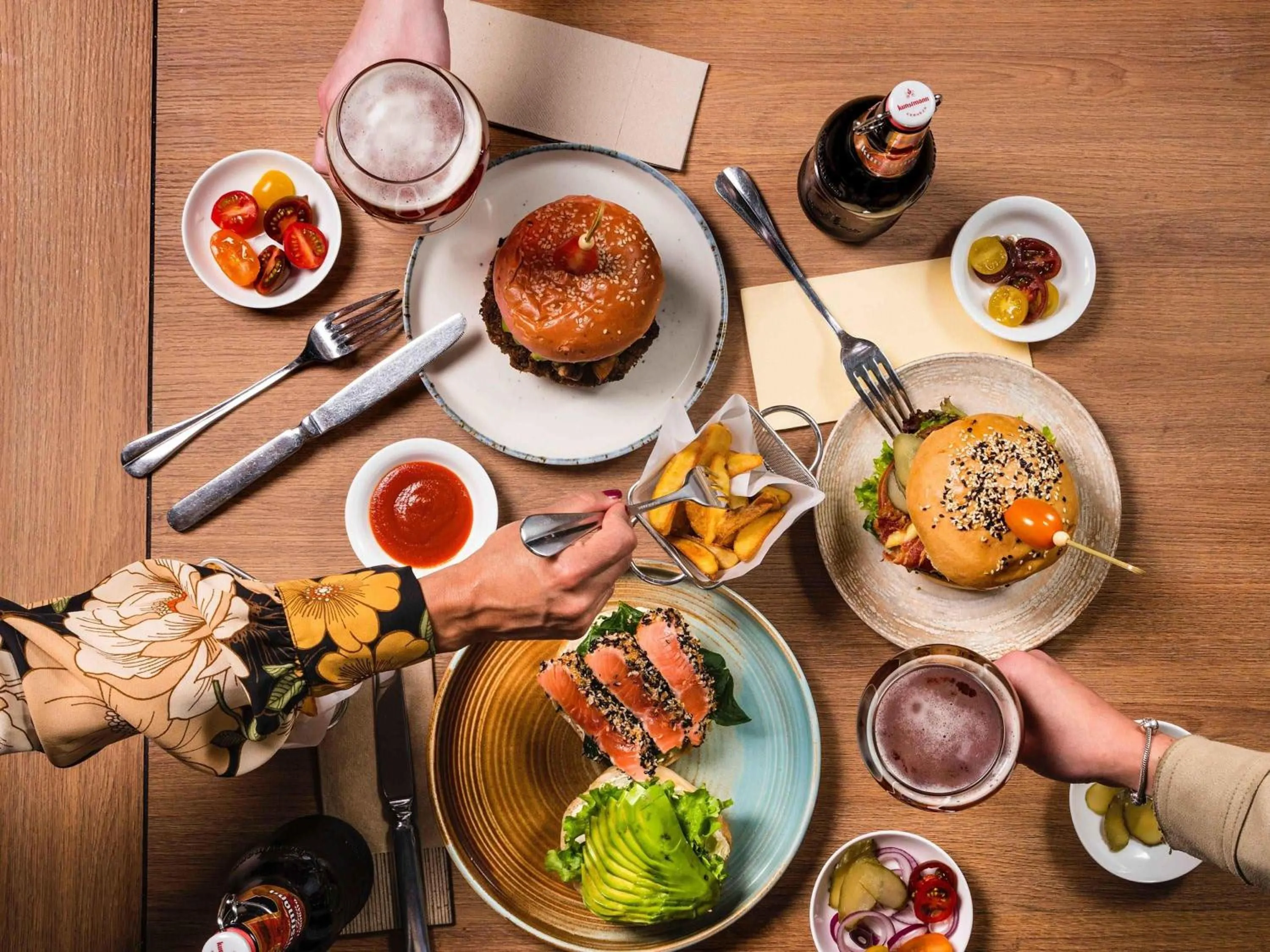 Restaurant/places to eat in Pullman Santiago El Bosque