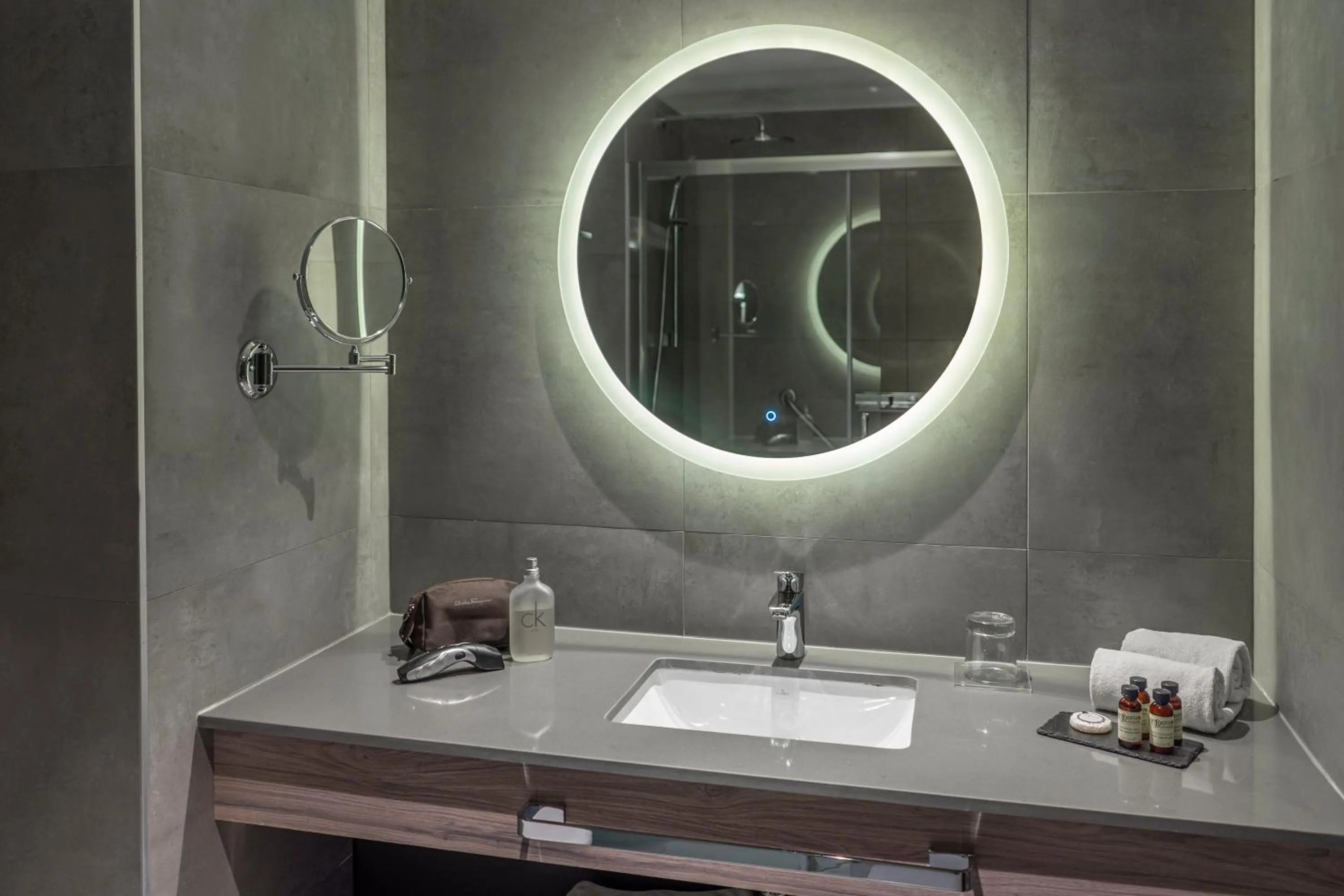 Bathroom in Pullman Santiago El Bosque