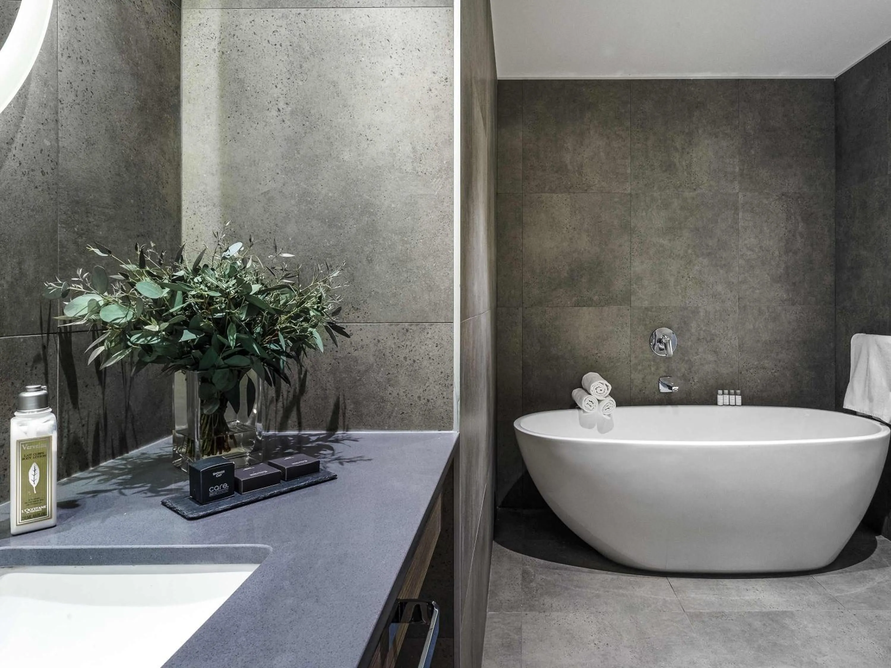 Bedroom in Pullman Santiago El Bosque