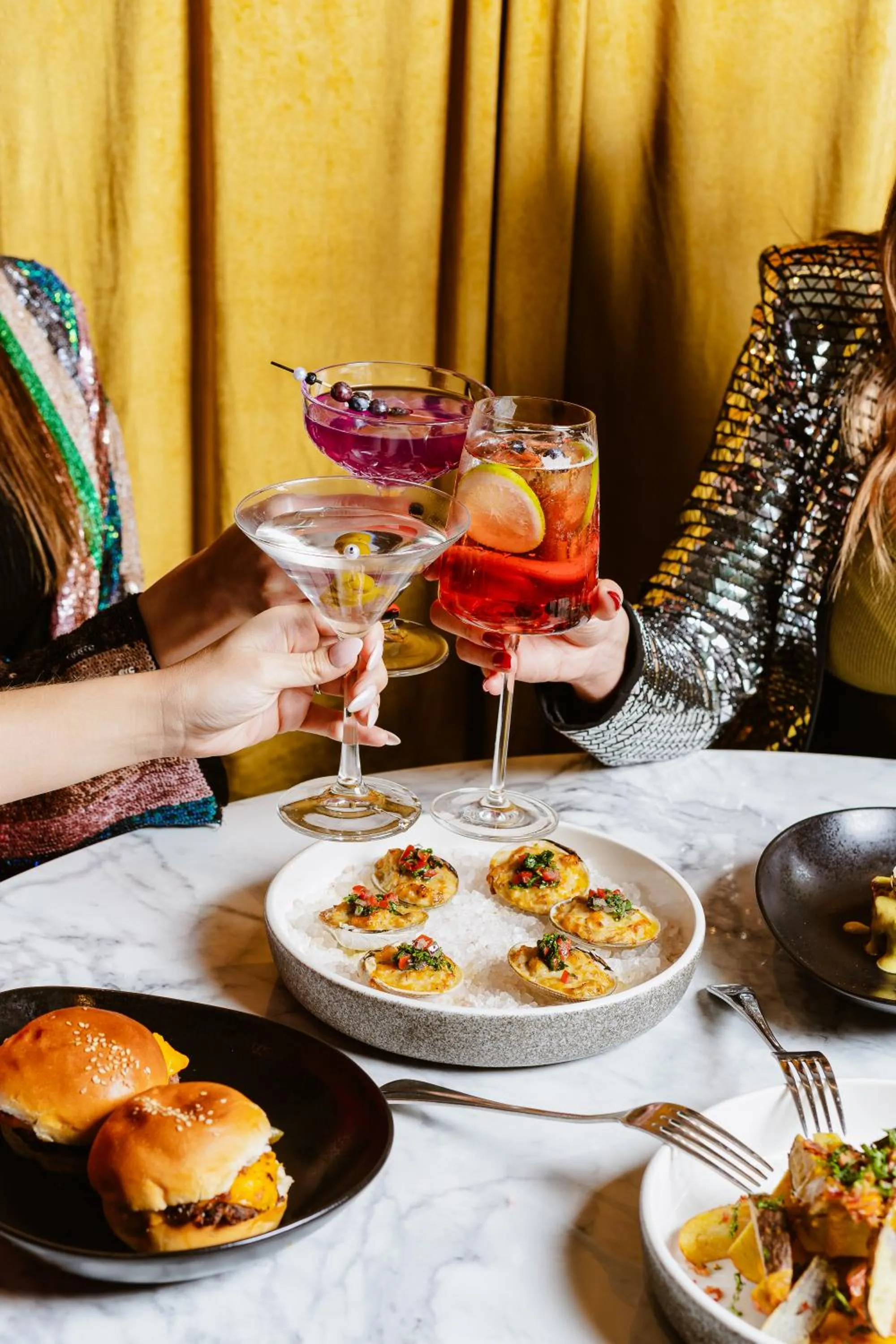 Restaurant/places to eat in Pullman Santiago El Bosque