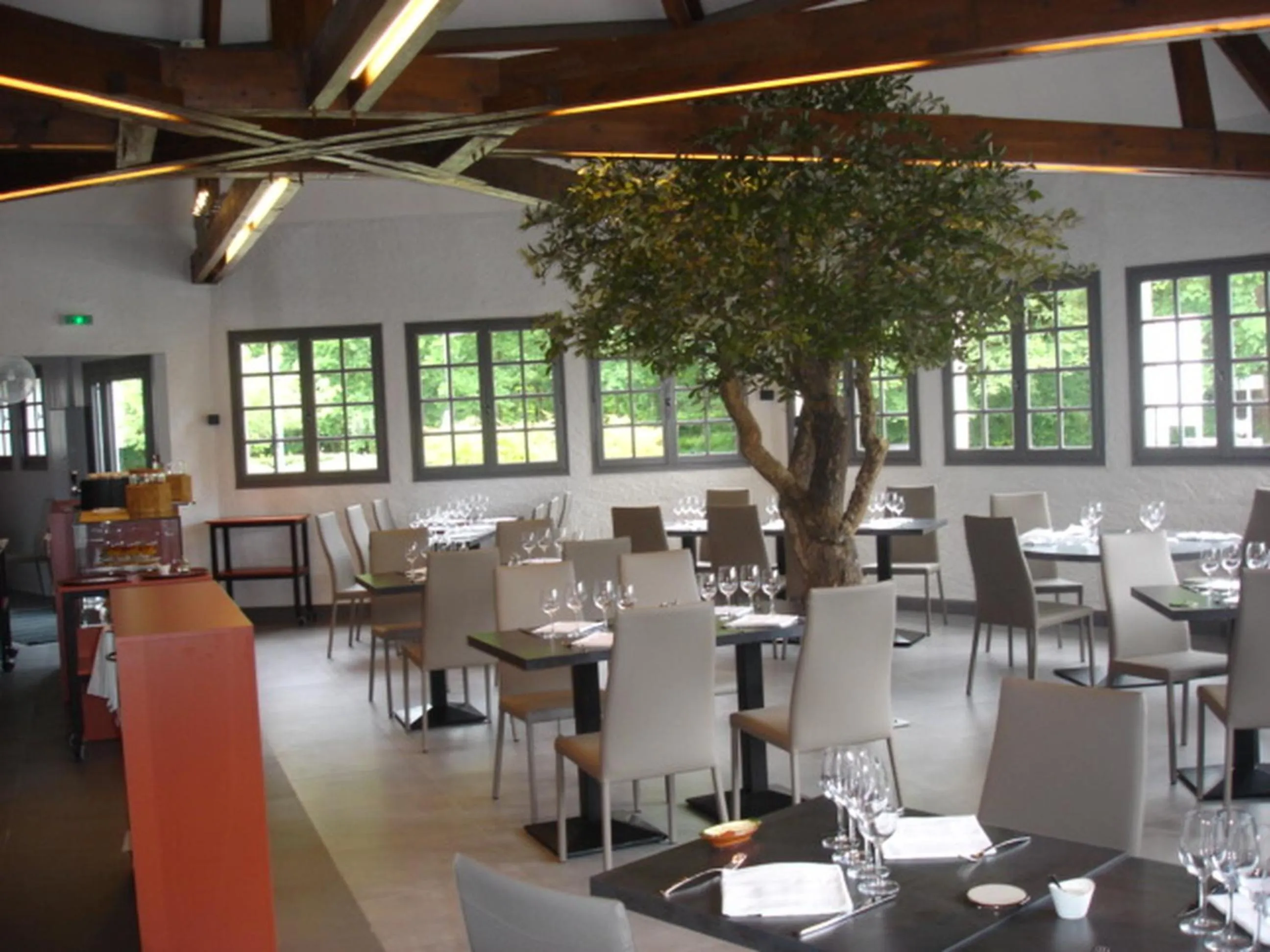 Restaurant/places to eat in Hotel-Restaurant Du Lac