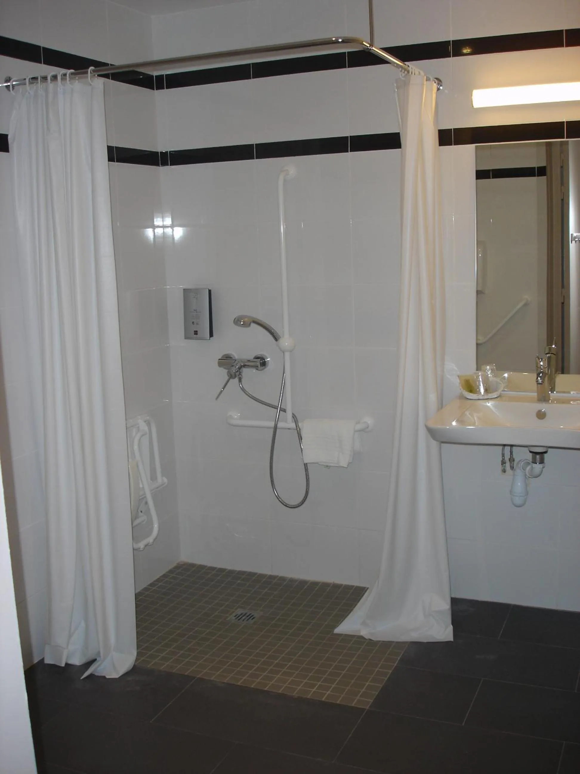 Shower in Hotel-Restaurant Du Lac