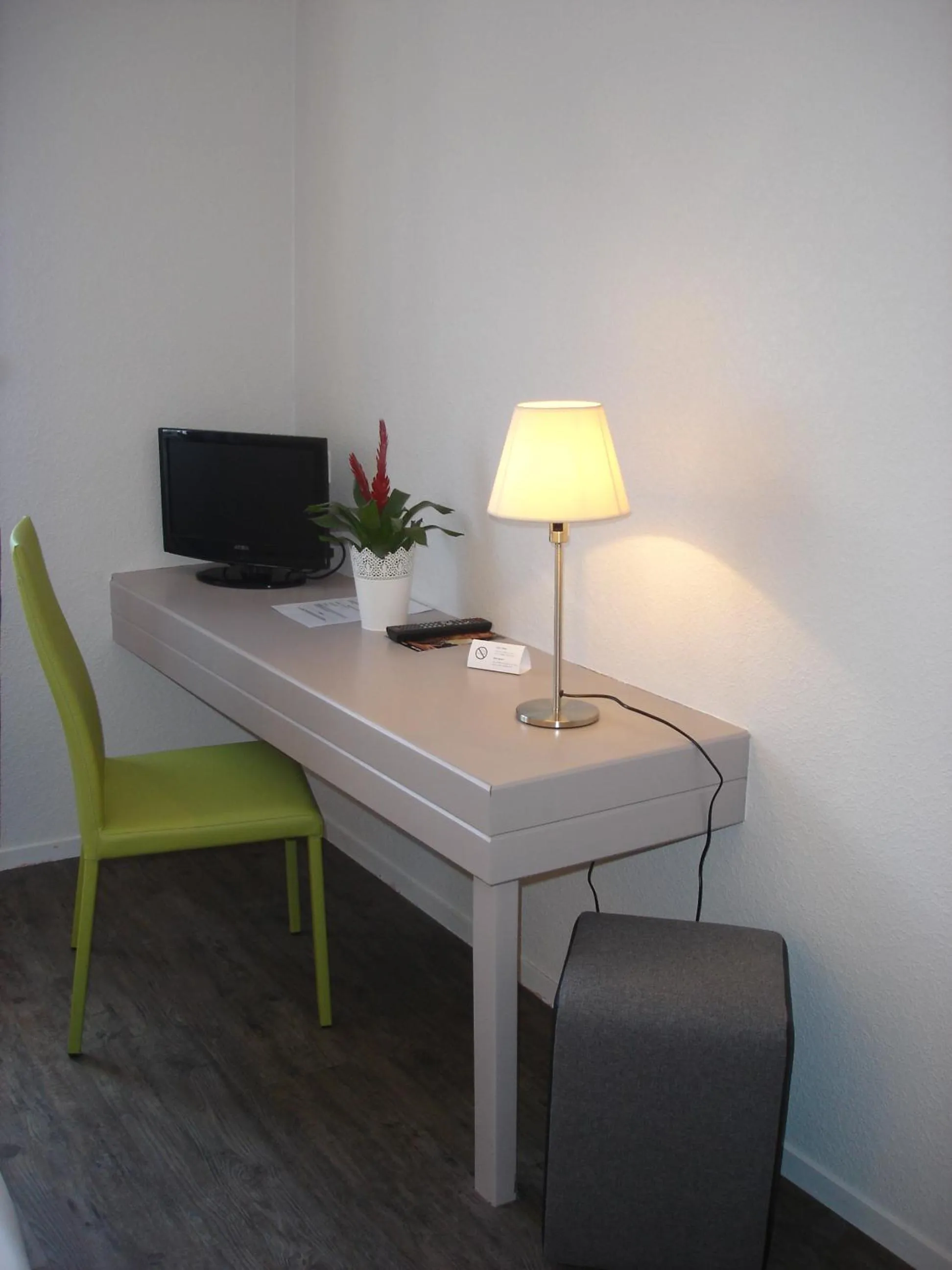 Bedroom in Hotel-Restaurant Du Lac