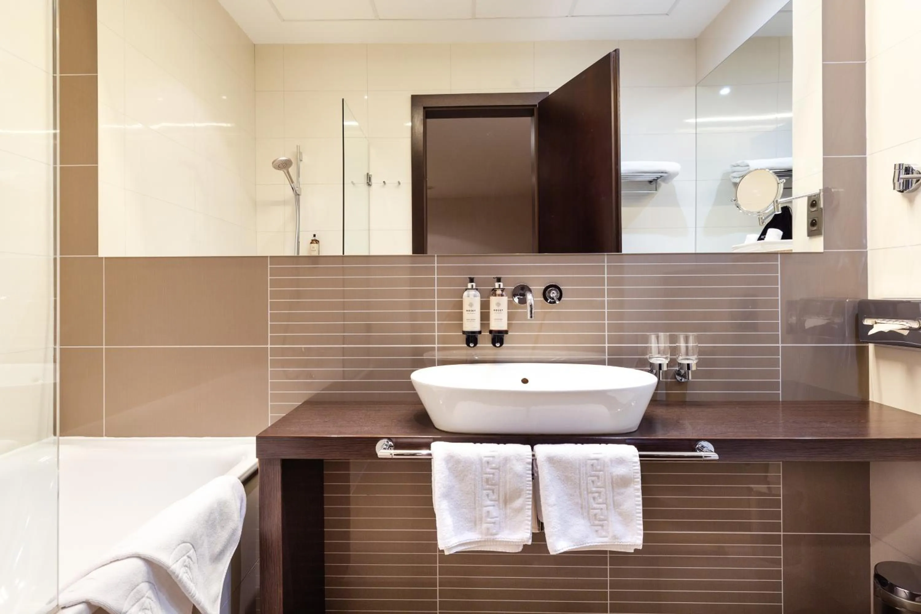 Bathroom in Roset Hotel & Residence