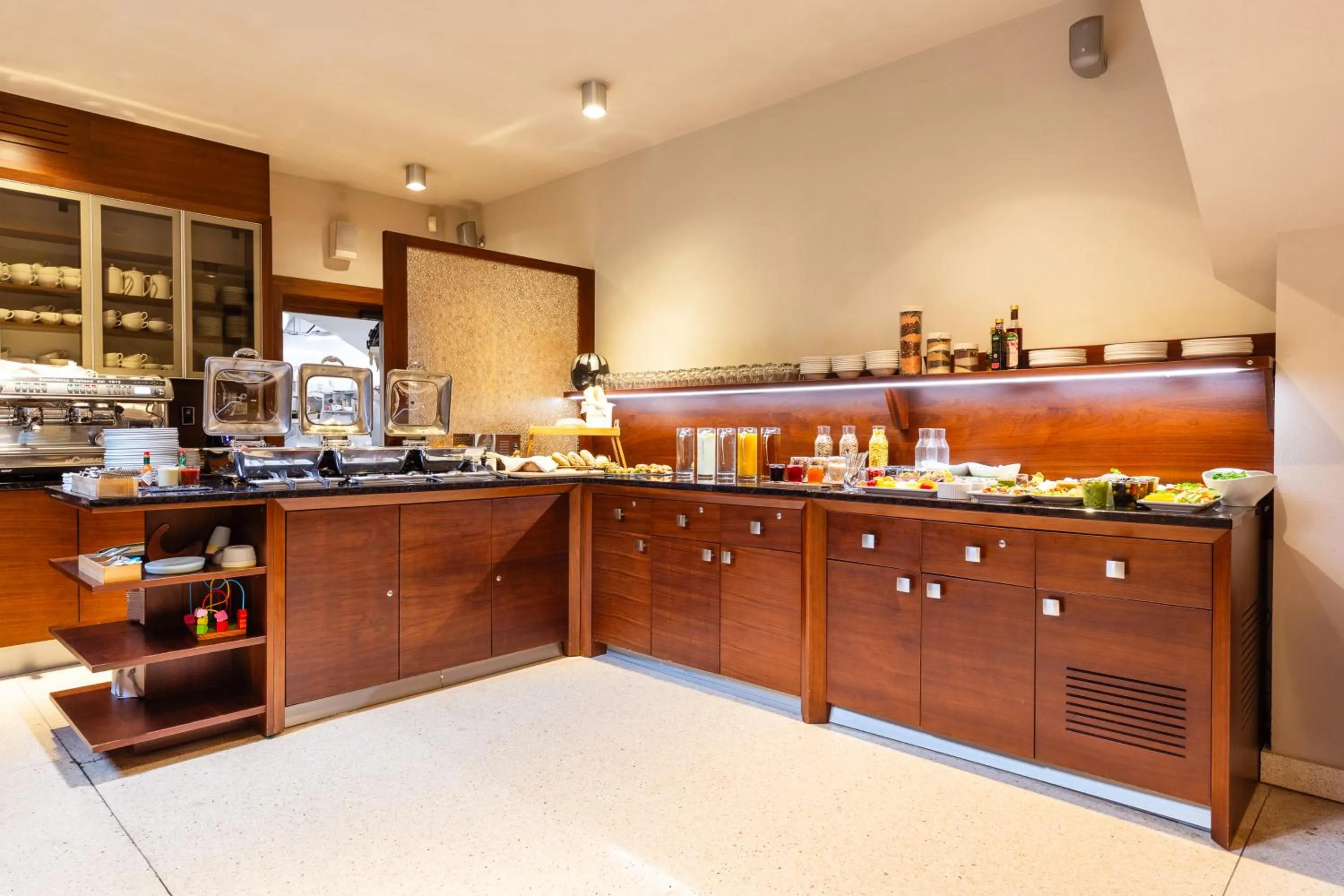 Breakfast in Roset Hotel & Residence