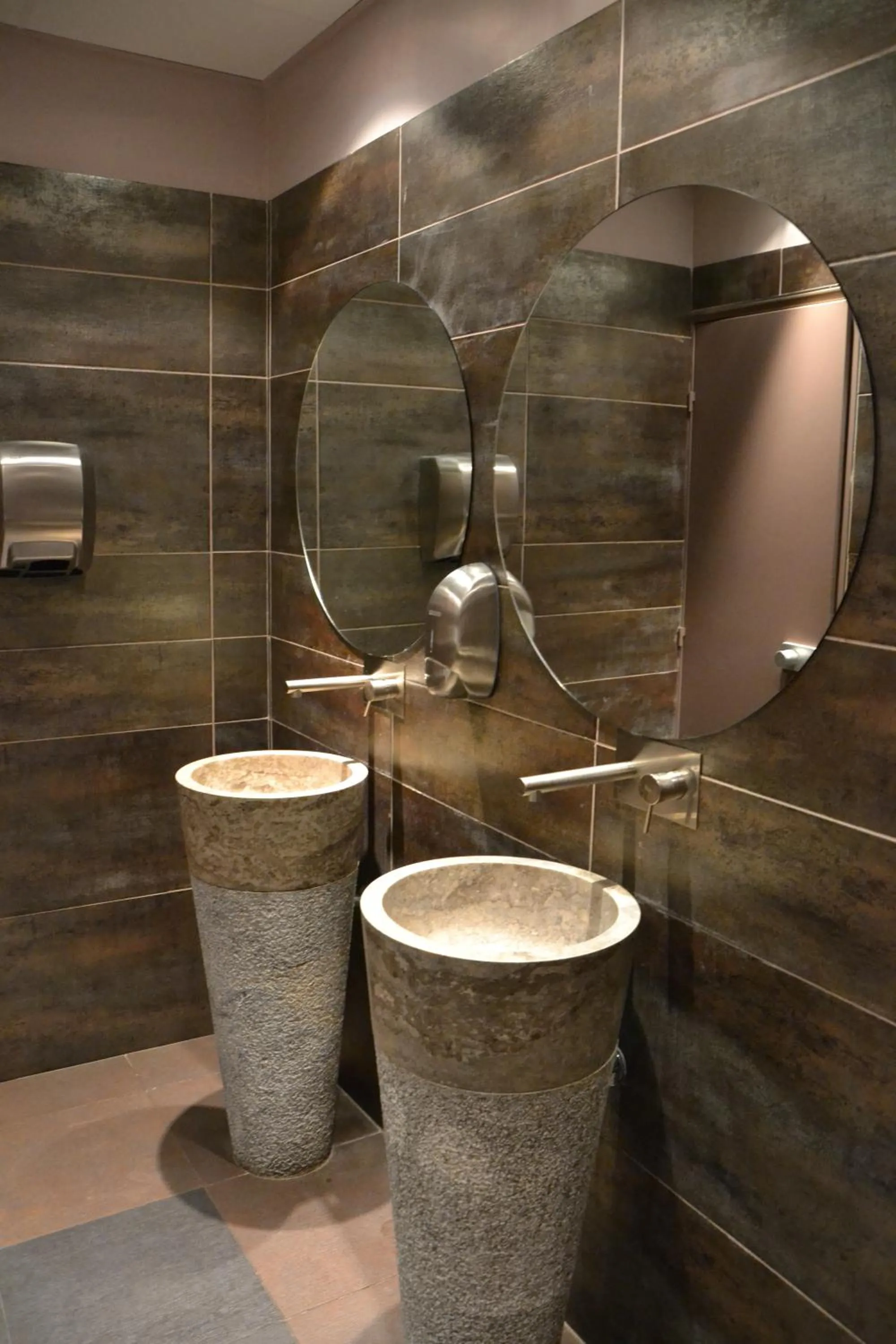 Toilet in Greenhotels Roissy Parc des Expositions