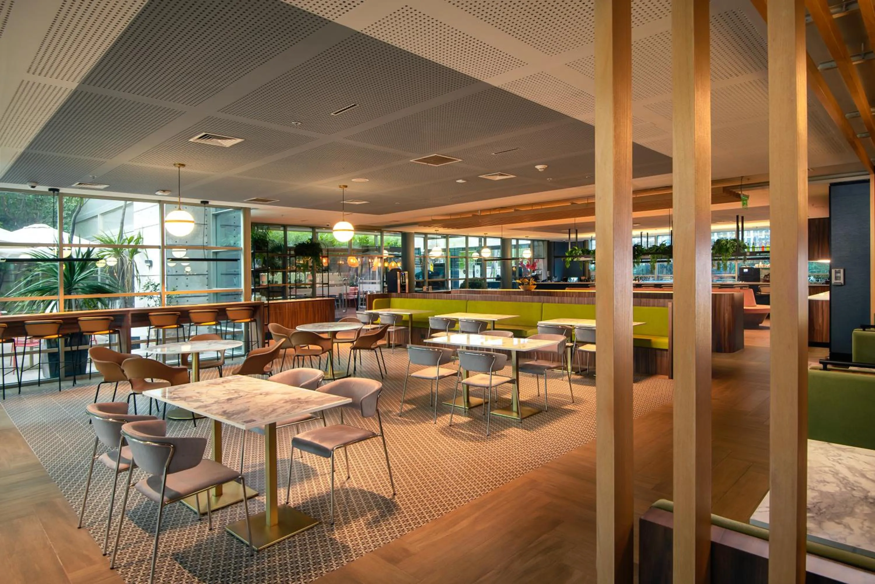 Restaurant/places to eat in Novotel Santiago Las Condes