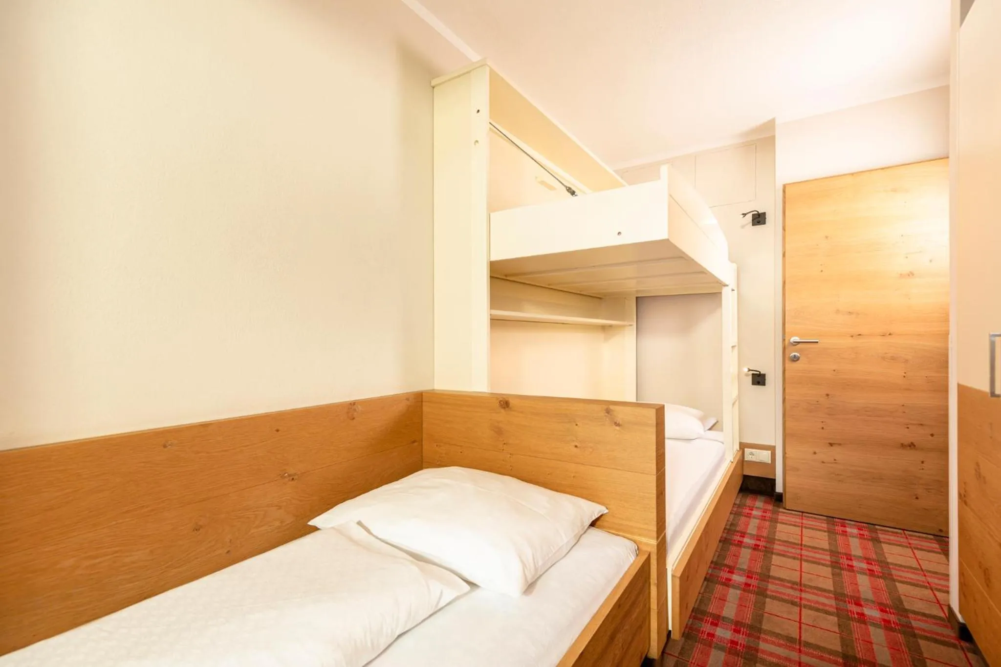 bunk bed, Bed in Kinder- & Gletscherhotel Hintertuxerhof