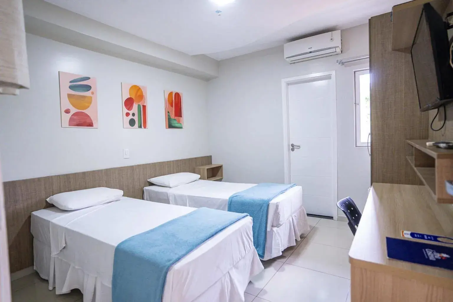 Standard Twin Room in Hotel Ilha Costeira Standard Twin Room in Hotel Ilha Costeira