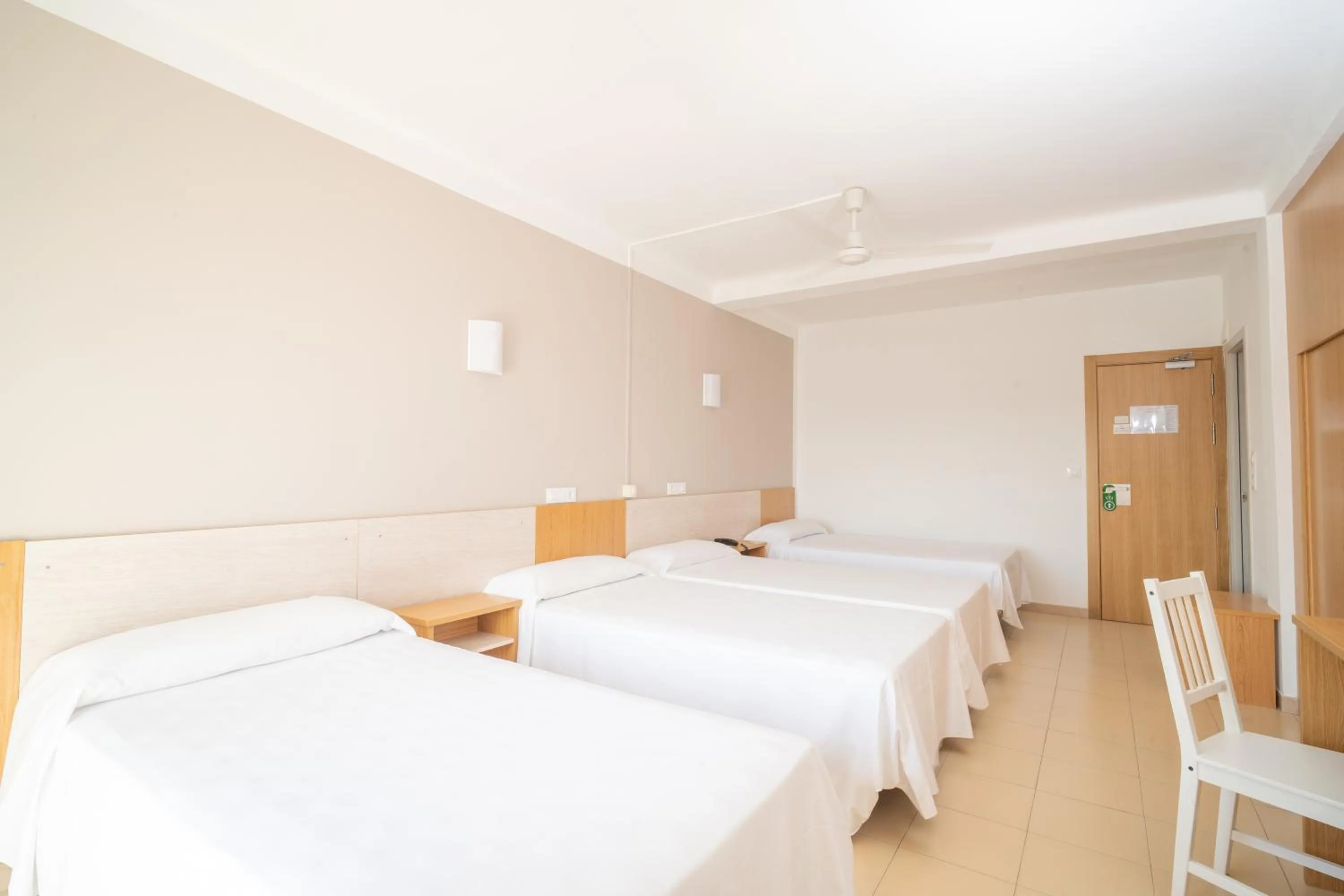 Photo of the whole room in Hotel La Terraza