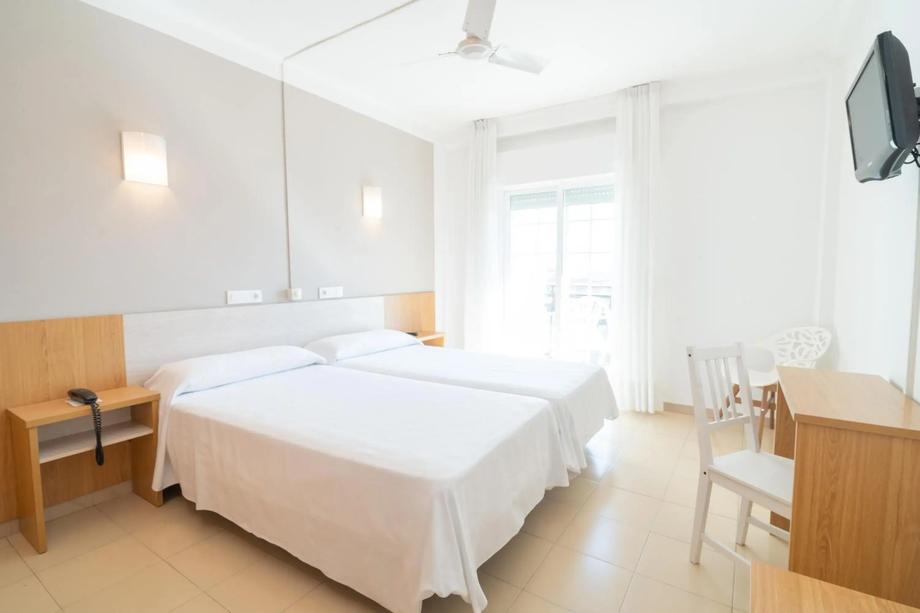 Twin Room with Terrace in Hotel La Terraza Twin Room with Terrace in Hotel La Terraza