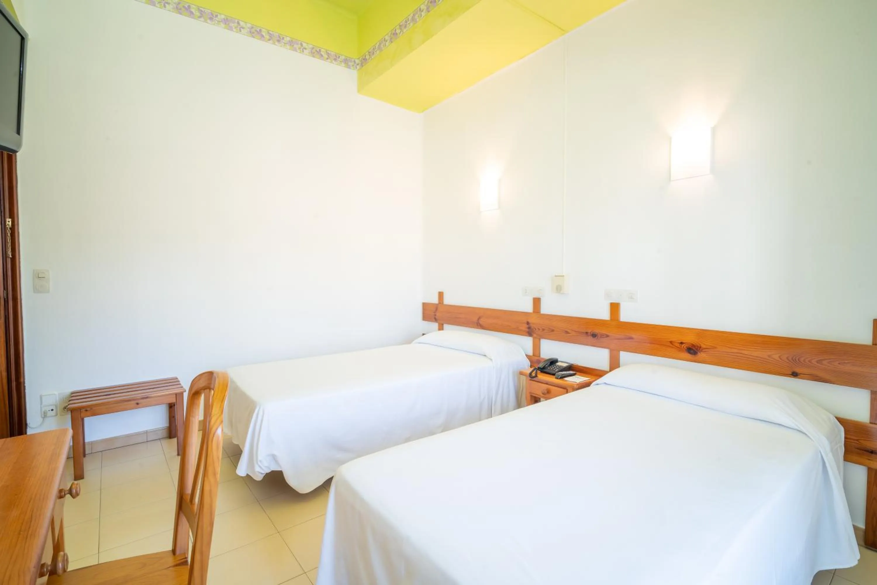 Photo of the whole room in Hotel La Terraza