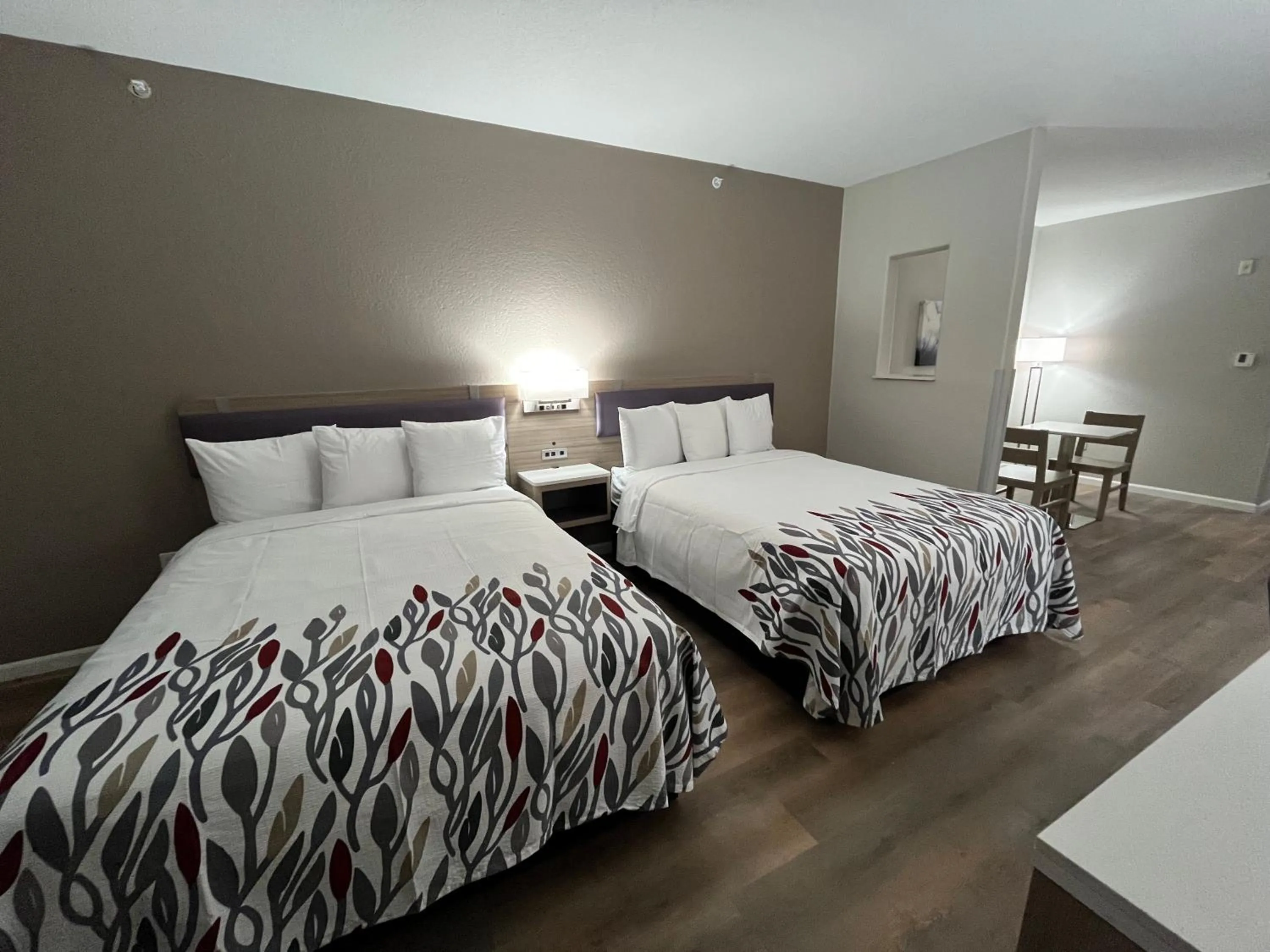 Bed in Quality Suites North IH 35