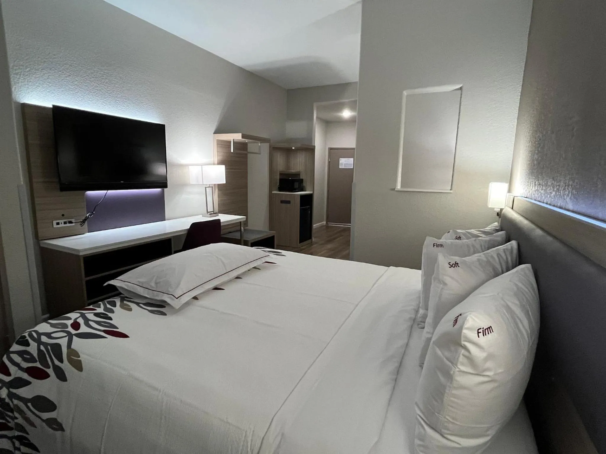 Bedroom, Bed in Quality Suites North IH 35