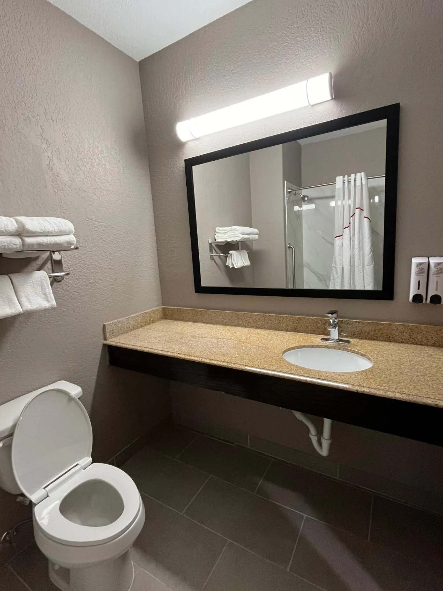 Bathroom in Quality Suites North IH 35