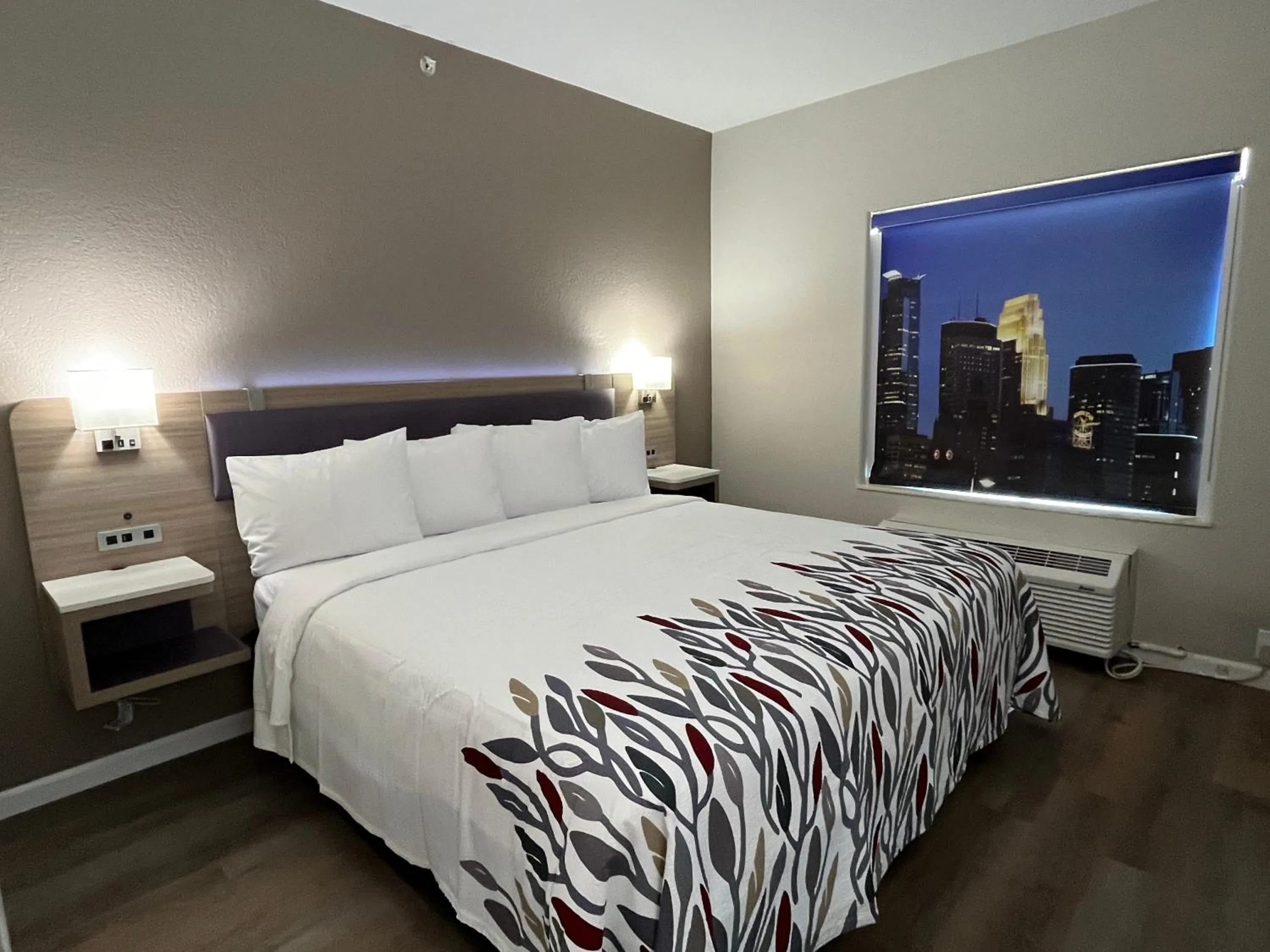 Bed in Quality Suites North IH 35