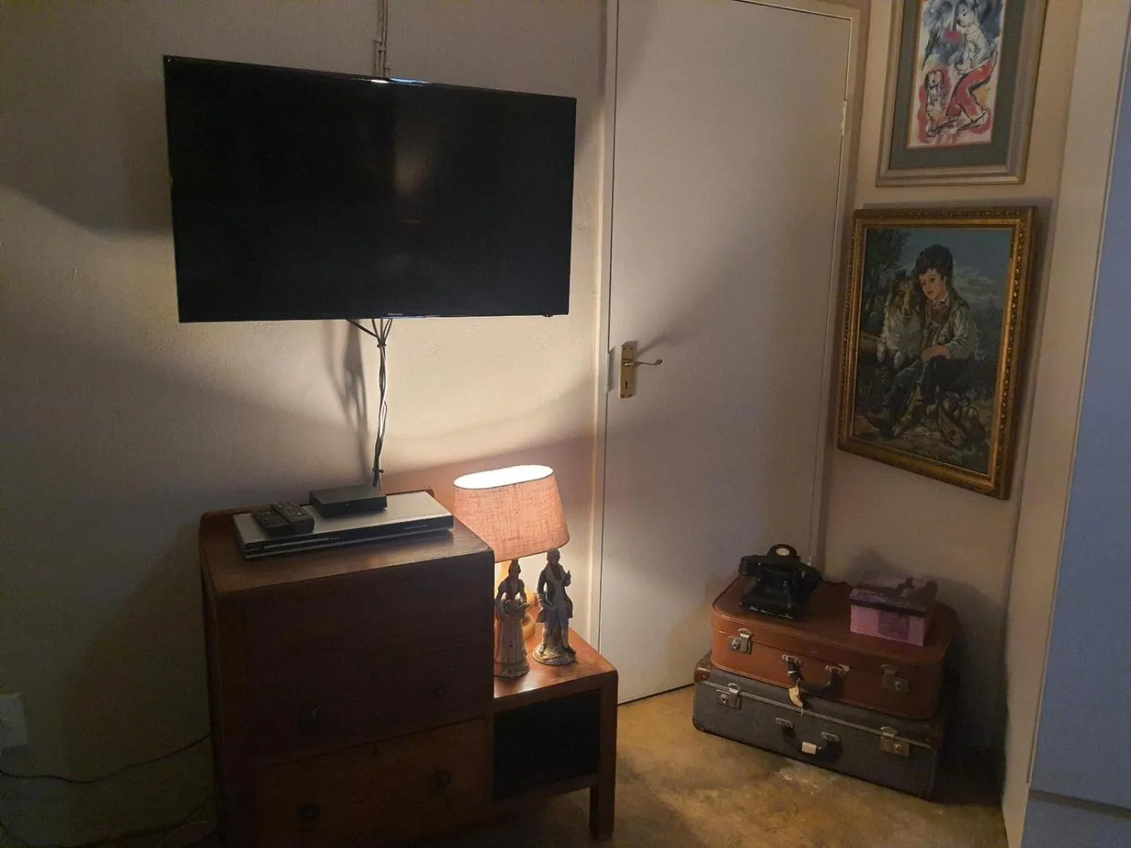 TV and multimedia in Gemsbok Cottage