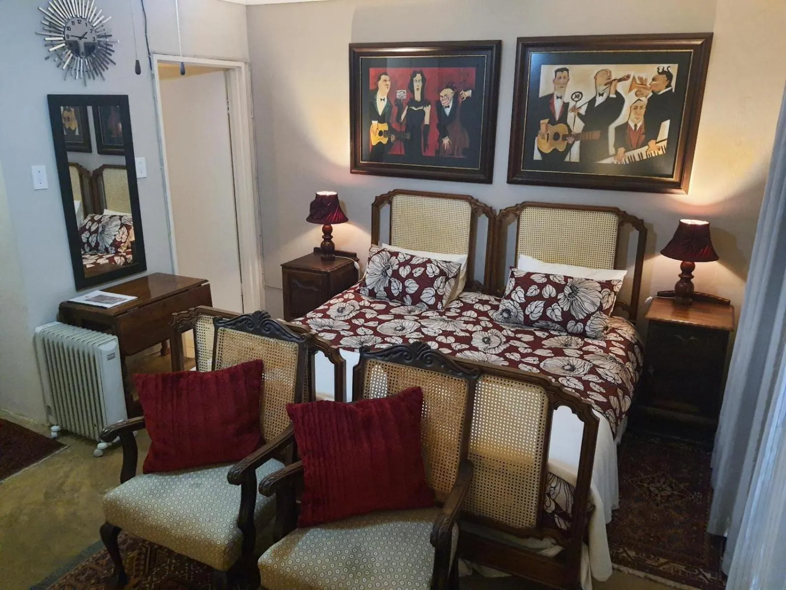 Photo of the whole room in Gemsbok Cottage