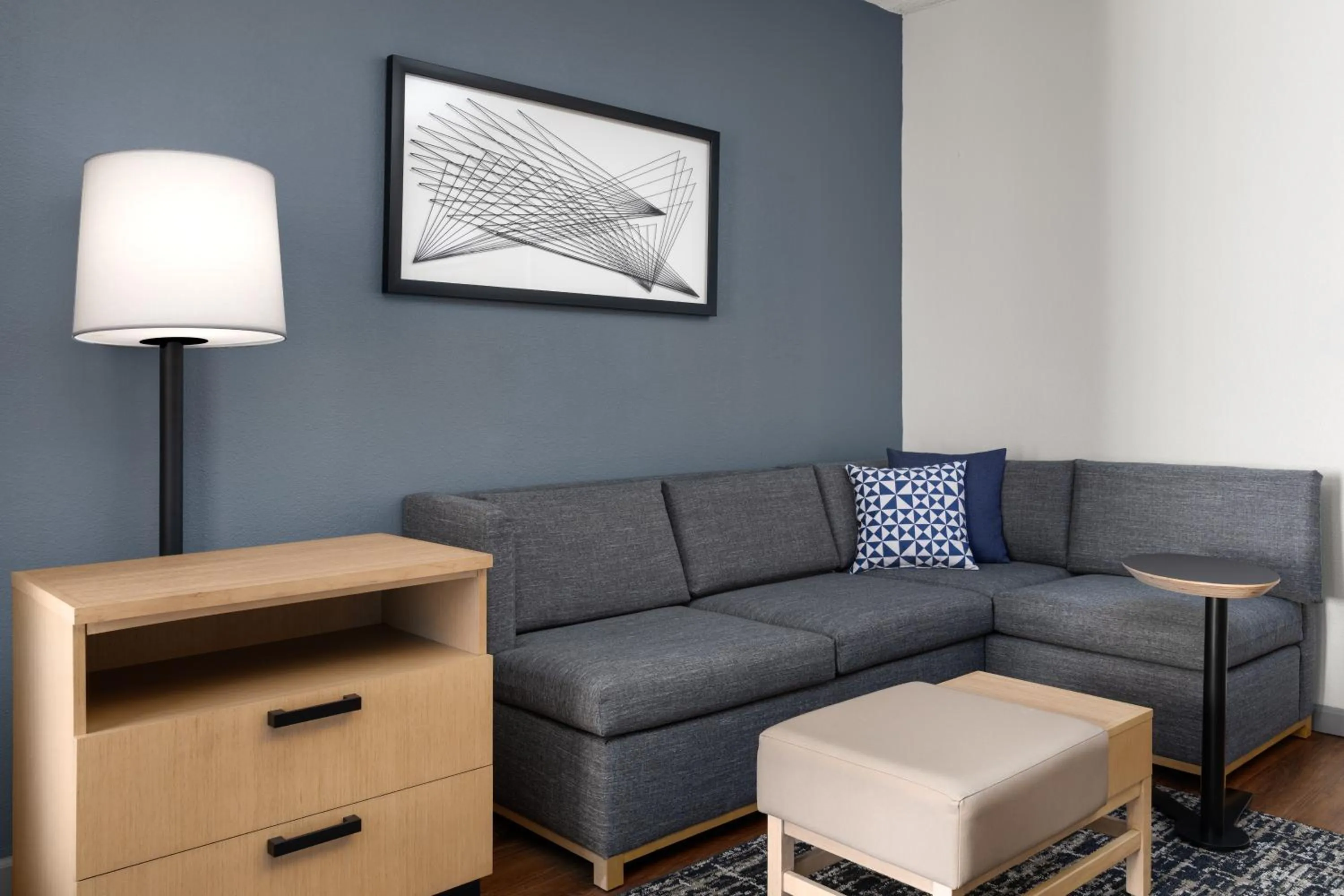 Seating area in Hyatt Place Atlanta Airport North