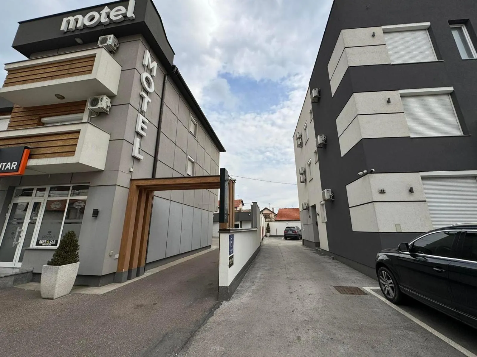 Property building in Motel Centar