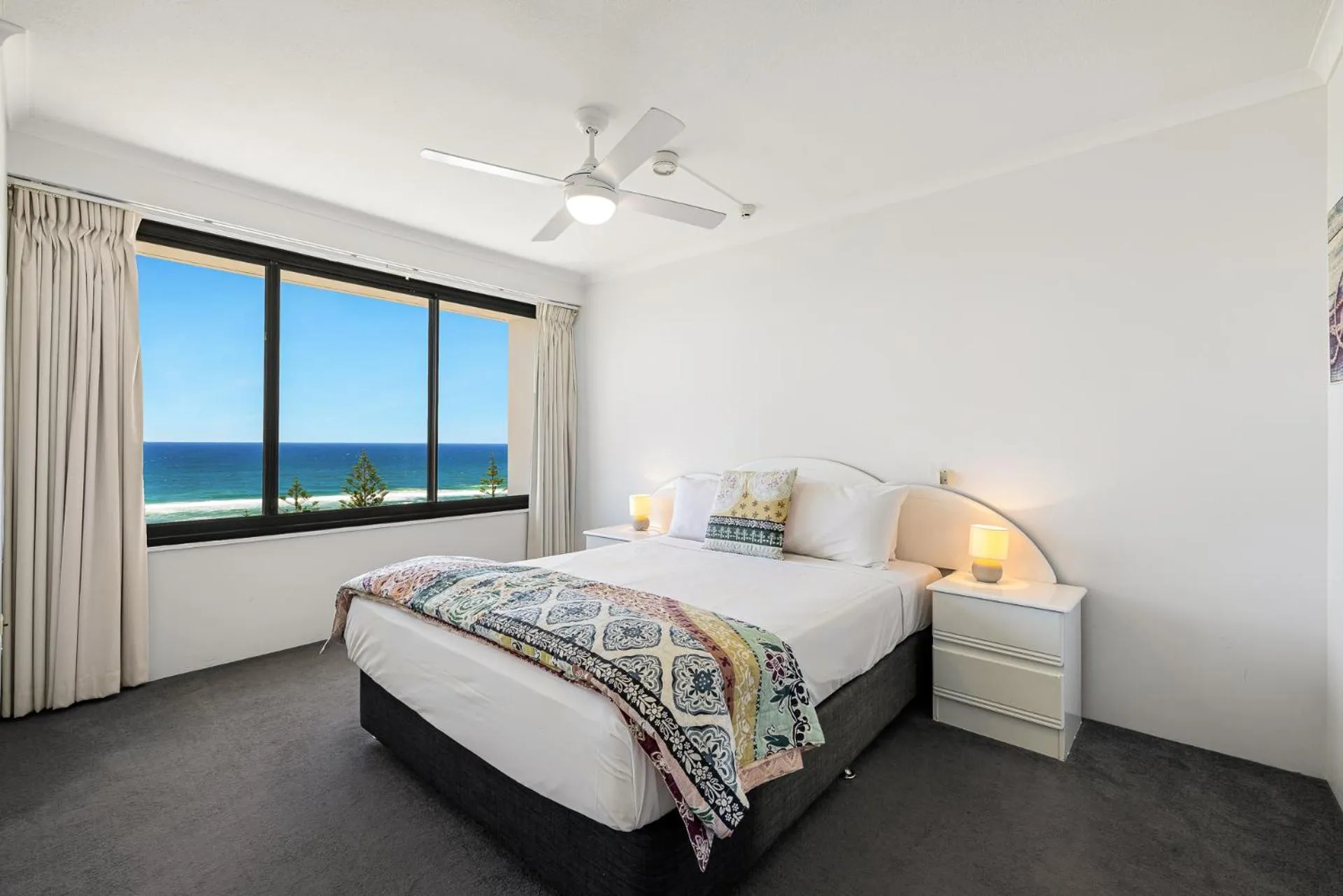 Bed in South Pacific Plaza - Official