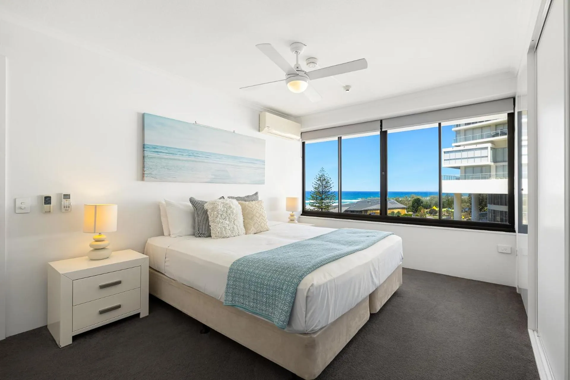 Bed in South Pacific Plaza - Official