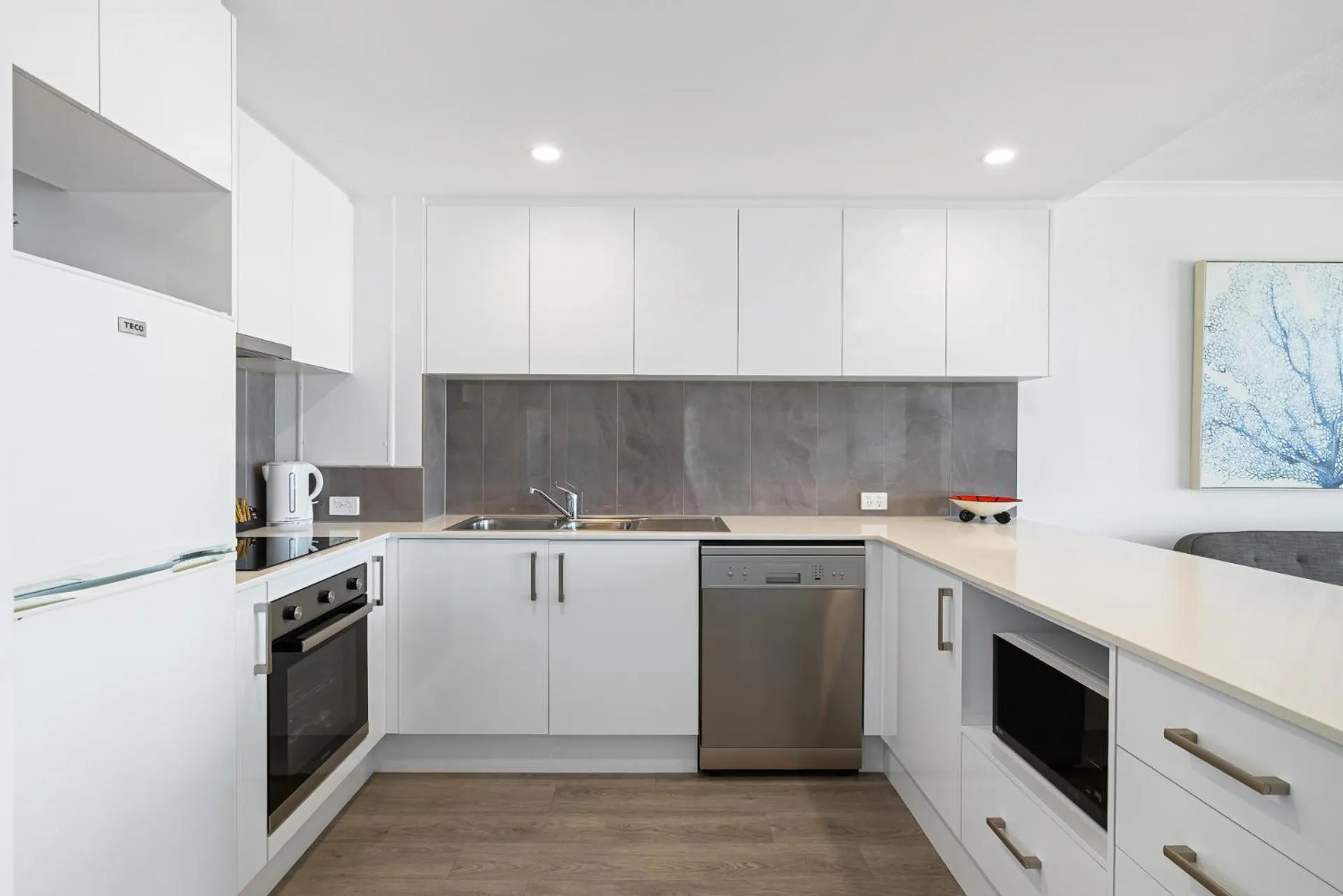 Kitchen or kitchenette in South Pacific Plaza - Official