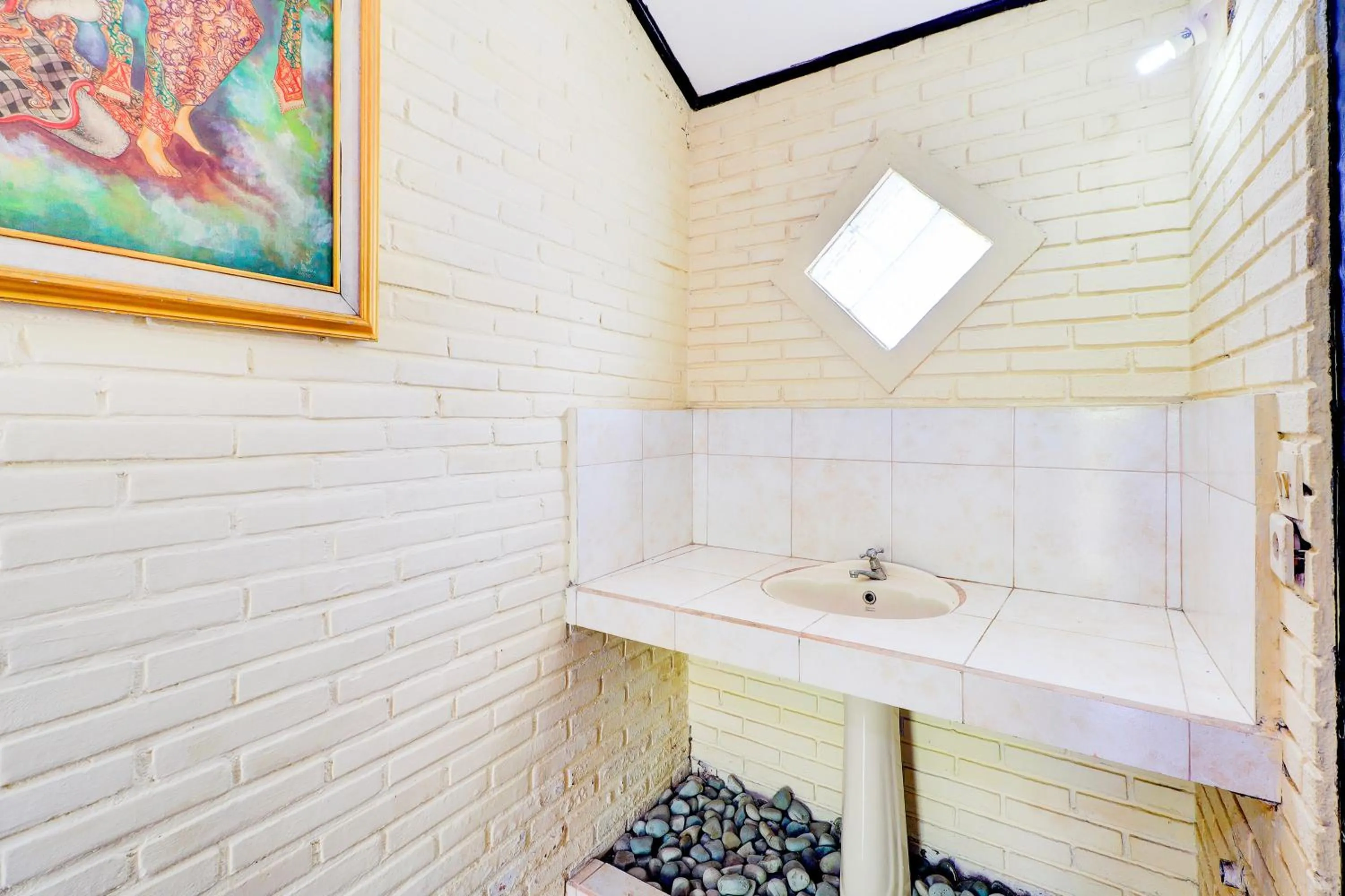 Bathroom in Hotel O Ubud Asri Homestay Near Monkey Forest