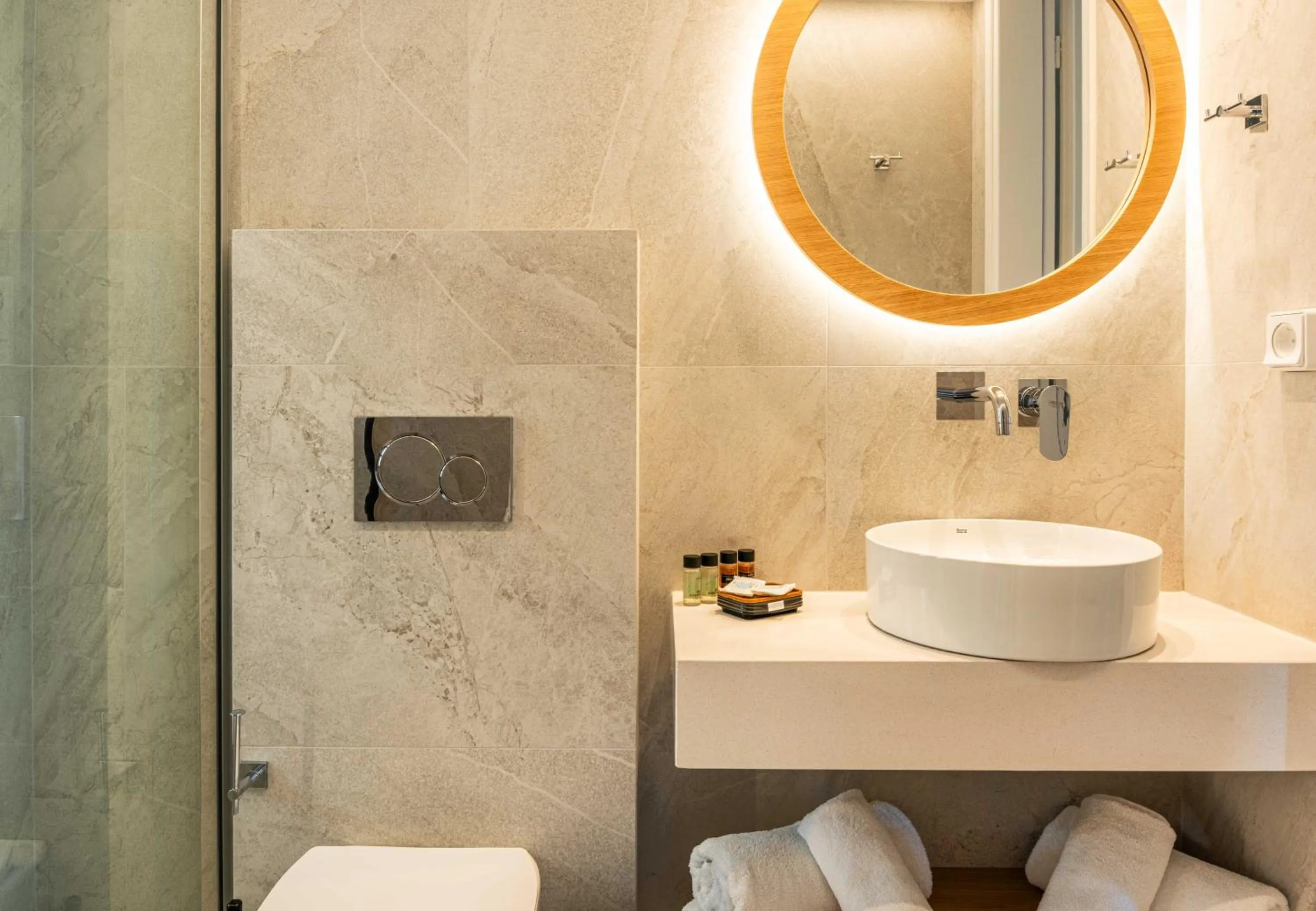 Paradise Hotel-Apartments