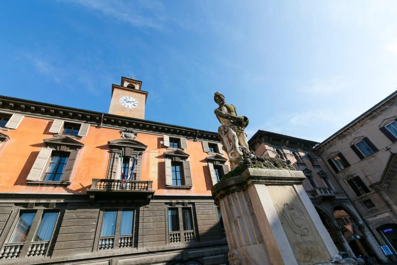 Day in Albergo Delle Notarie