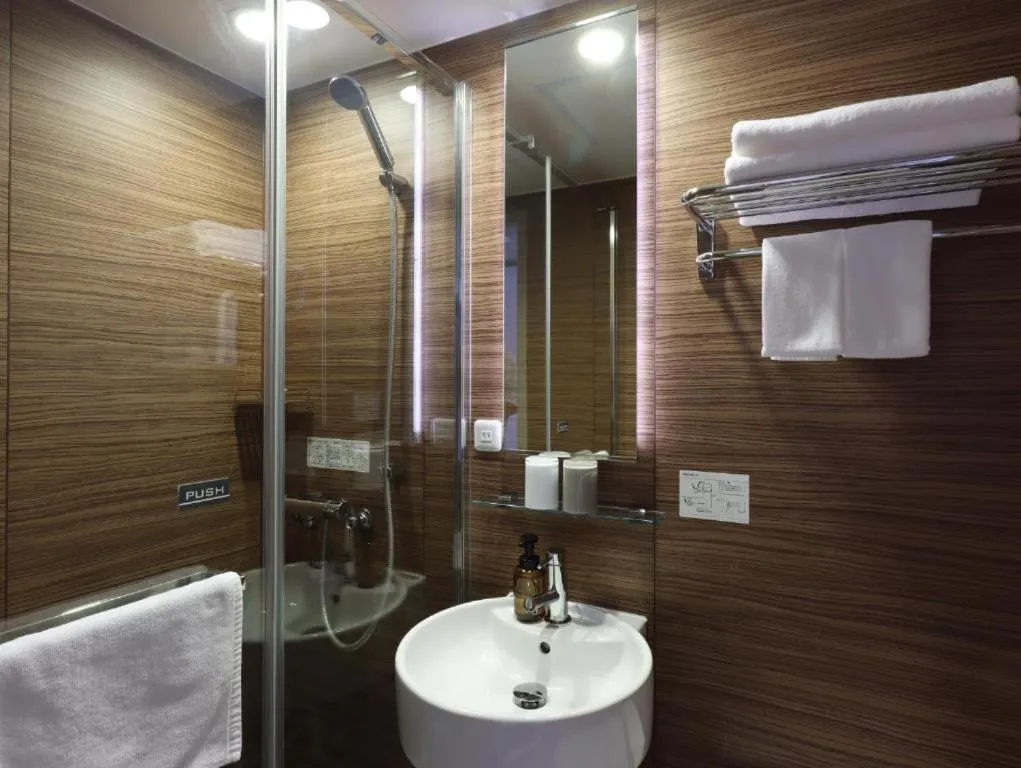 Hotel Glad One Kyoto Shichijo by M's