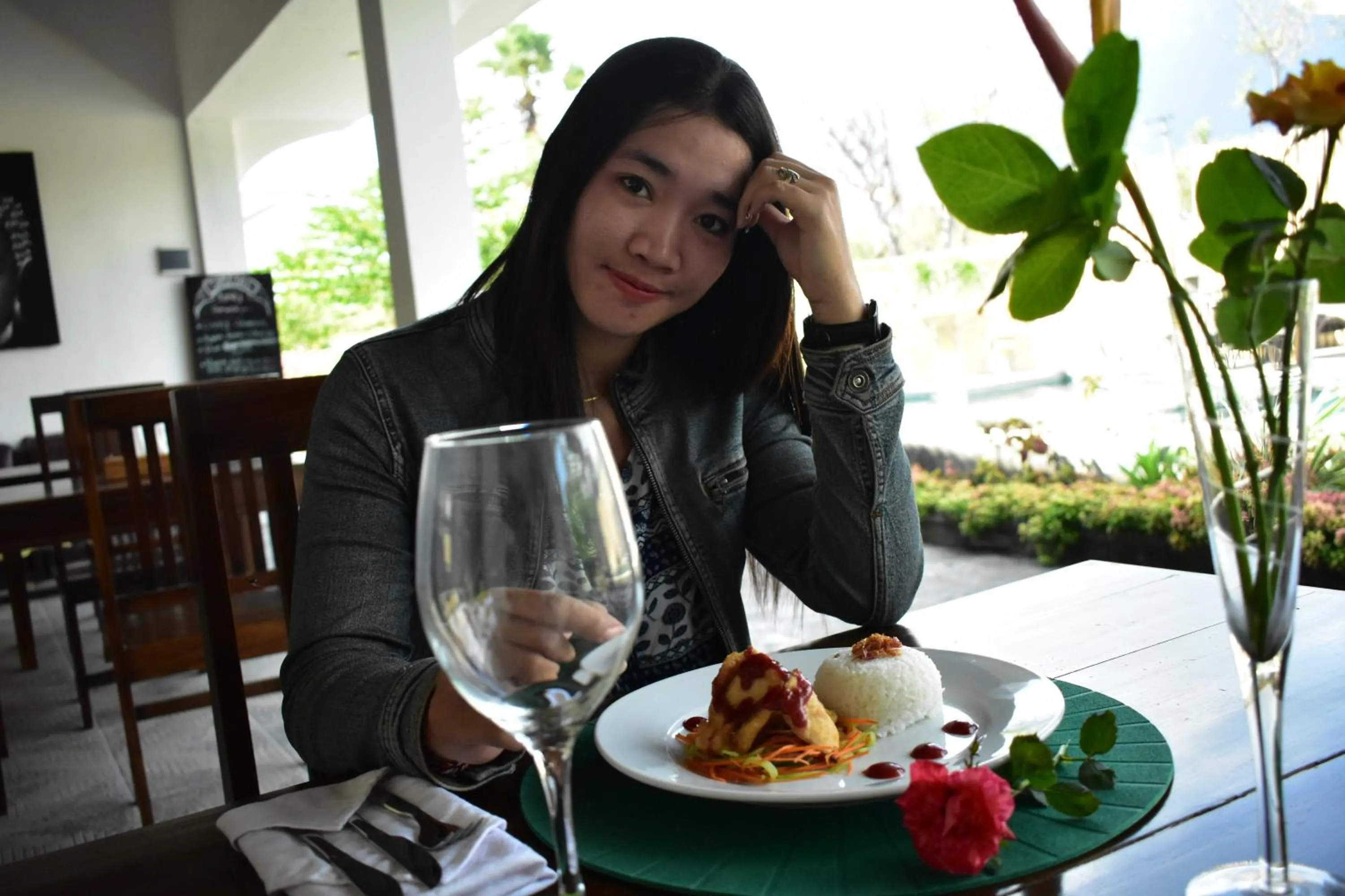 Restaurant/places to eat in The Barari Villas