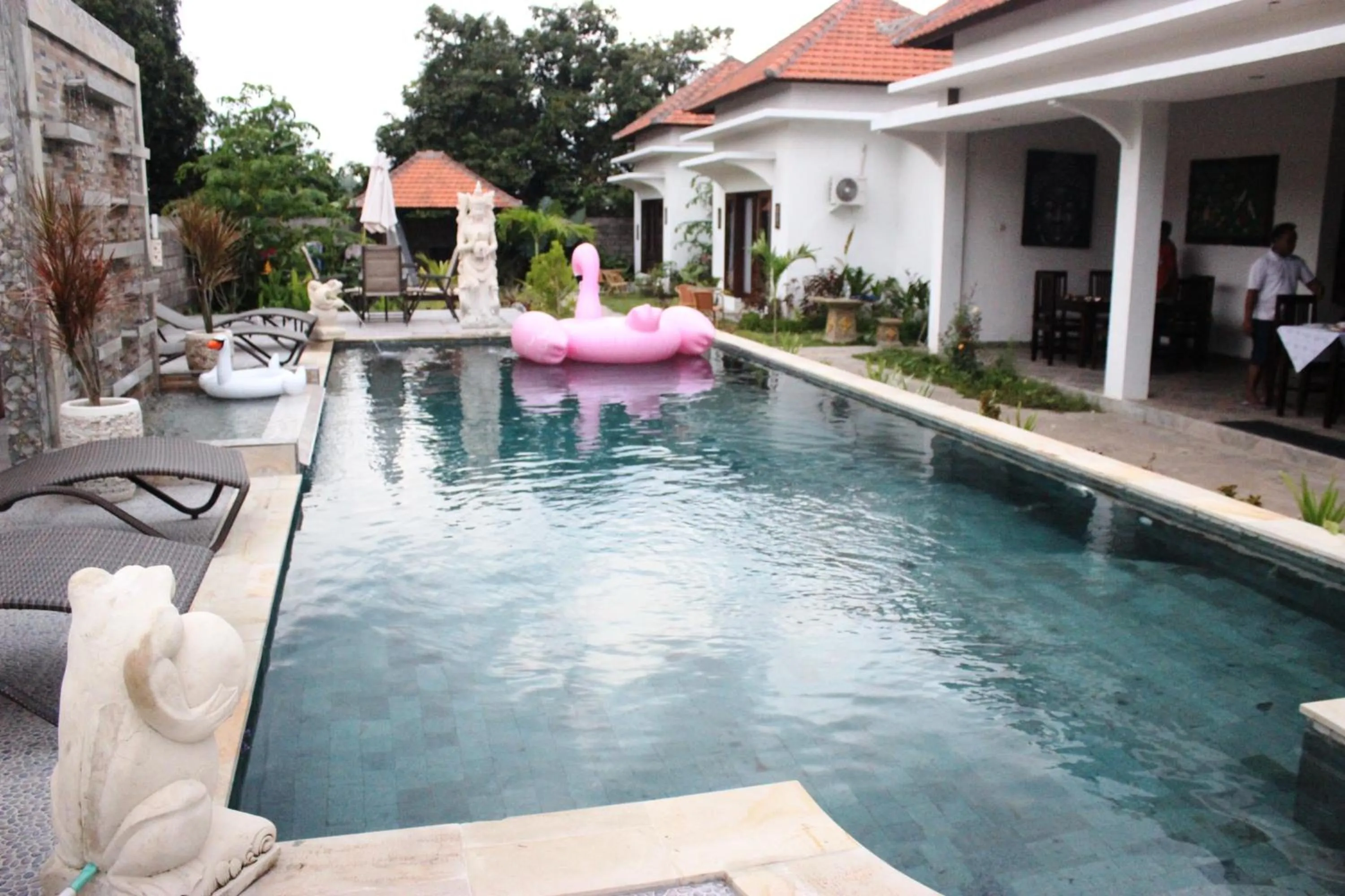 Swimming pool in The Barari Villas