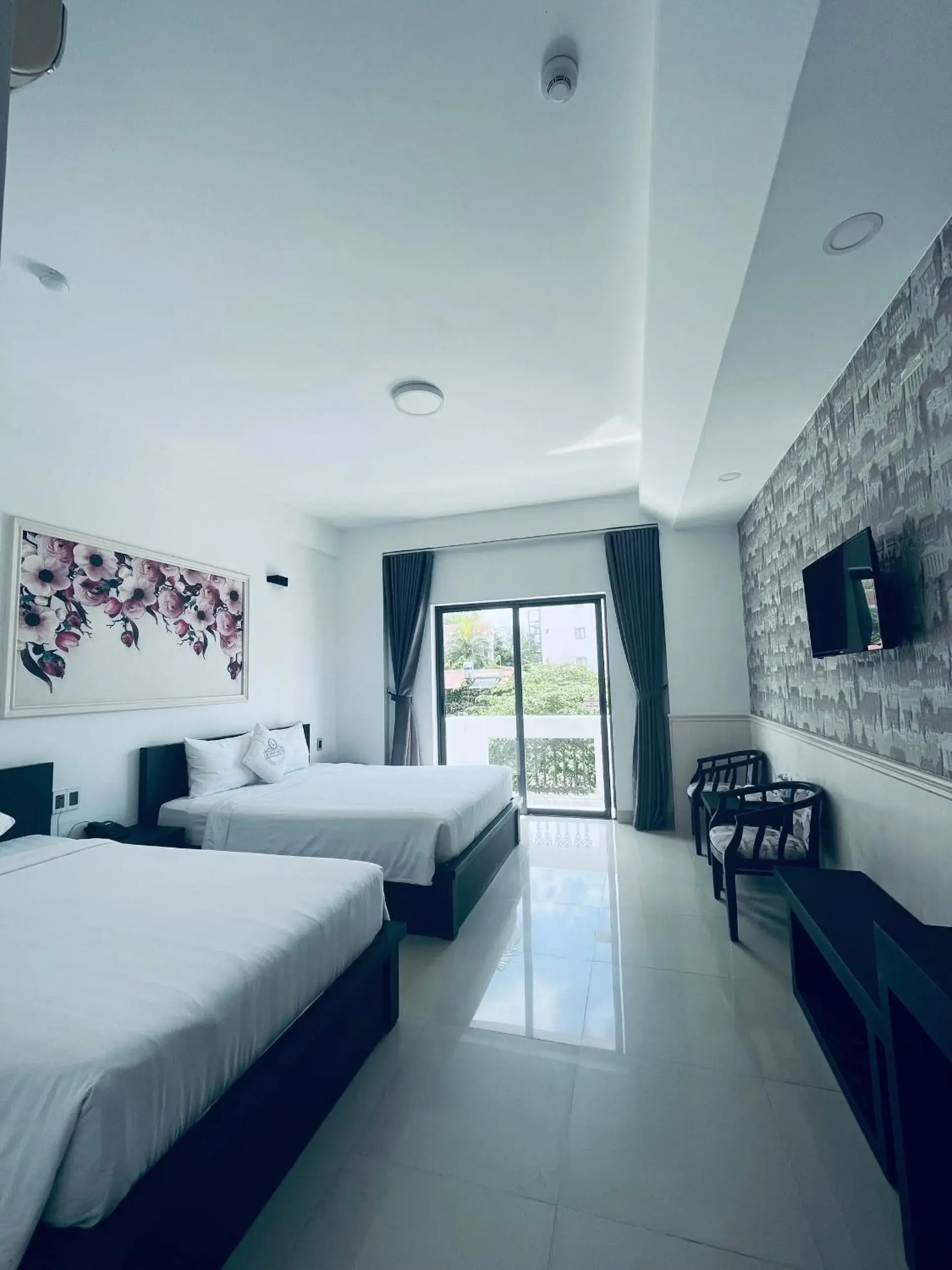 Superior Double or Twin Room with City View in Levan Hotel Superior Double or Twin Room with City View in Levan Hotel